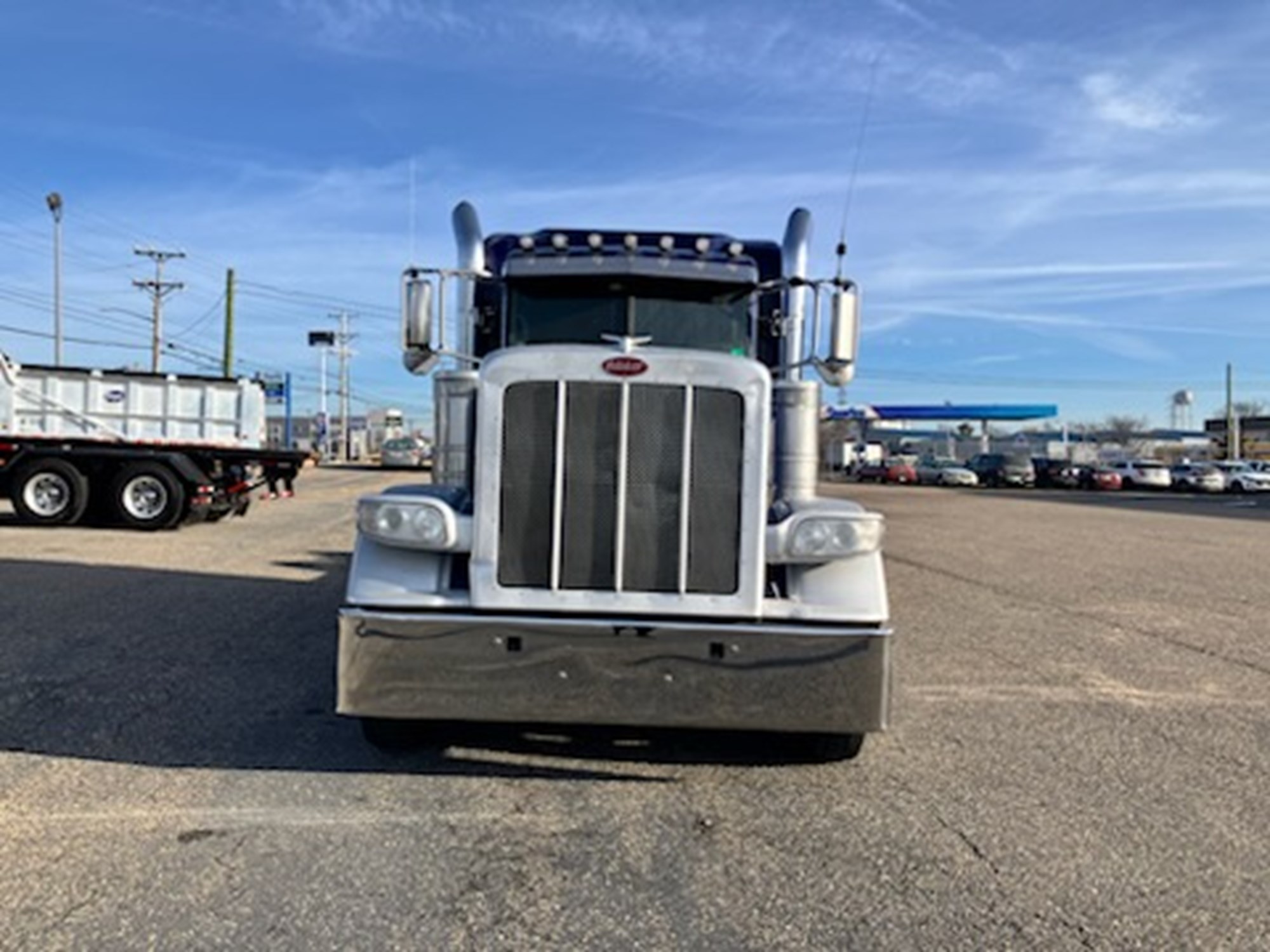 2019 Peterbilt - image 2