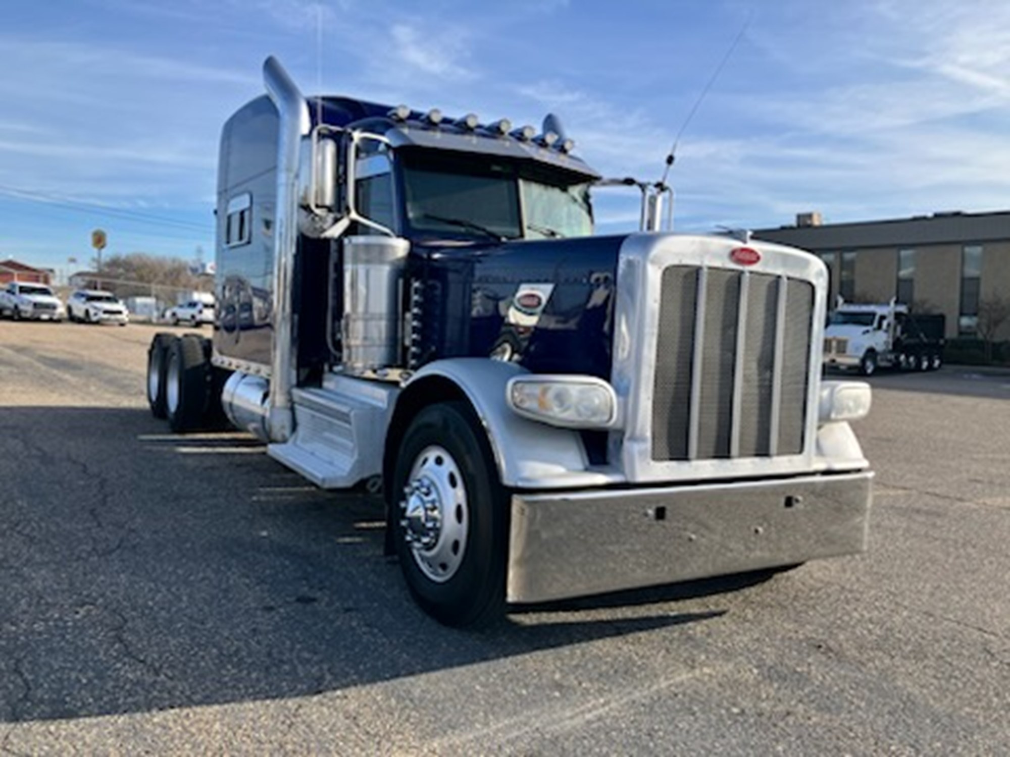 2019 Peterbilt - image 3