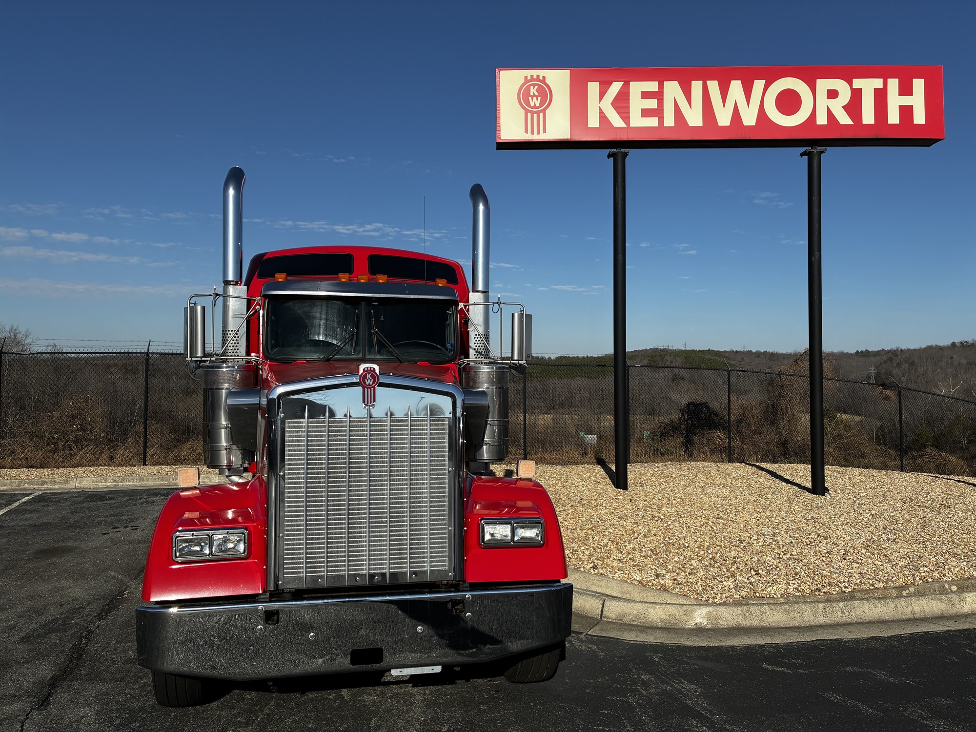2019 Kenworth W900L - image 3 of 6