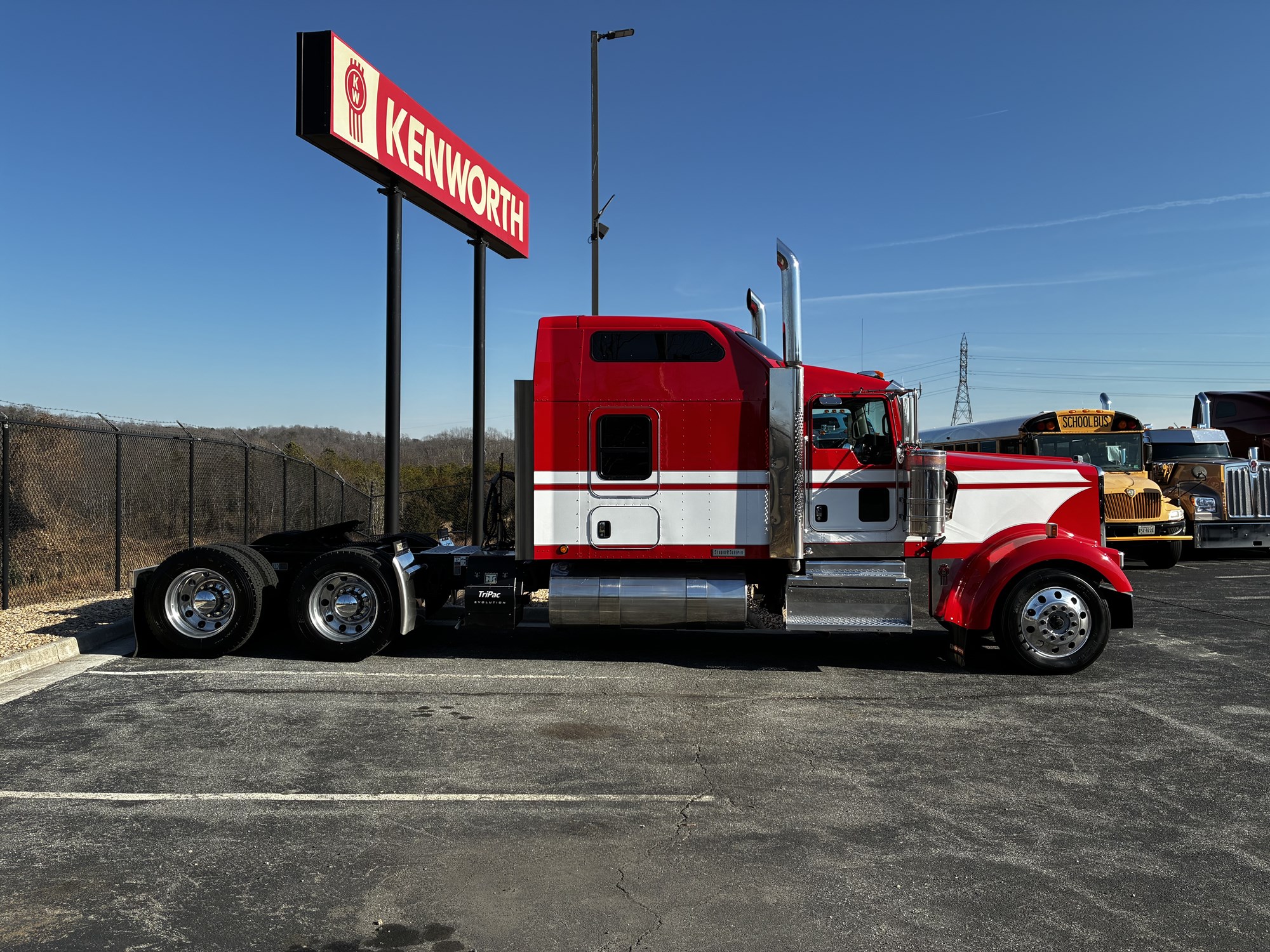 2019 Kenworth W900L - image 5 of 6