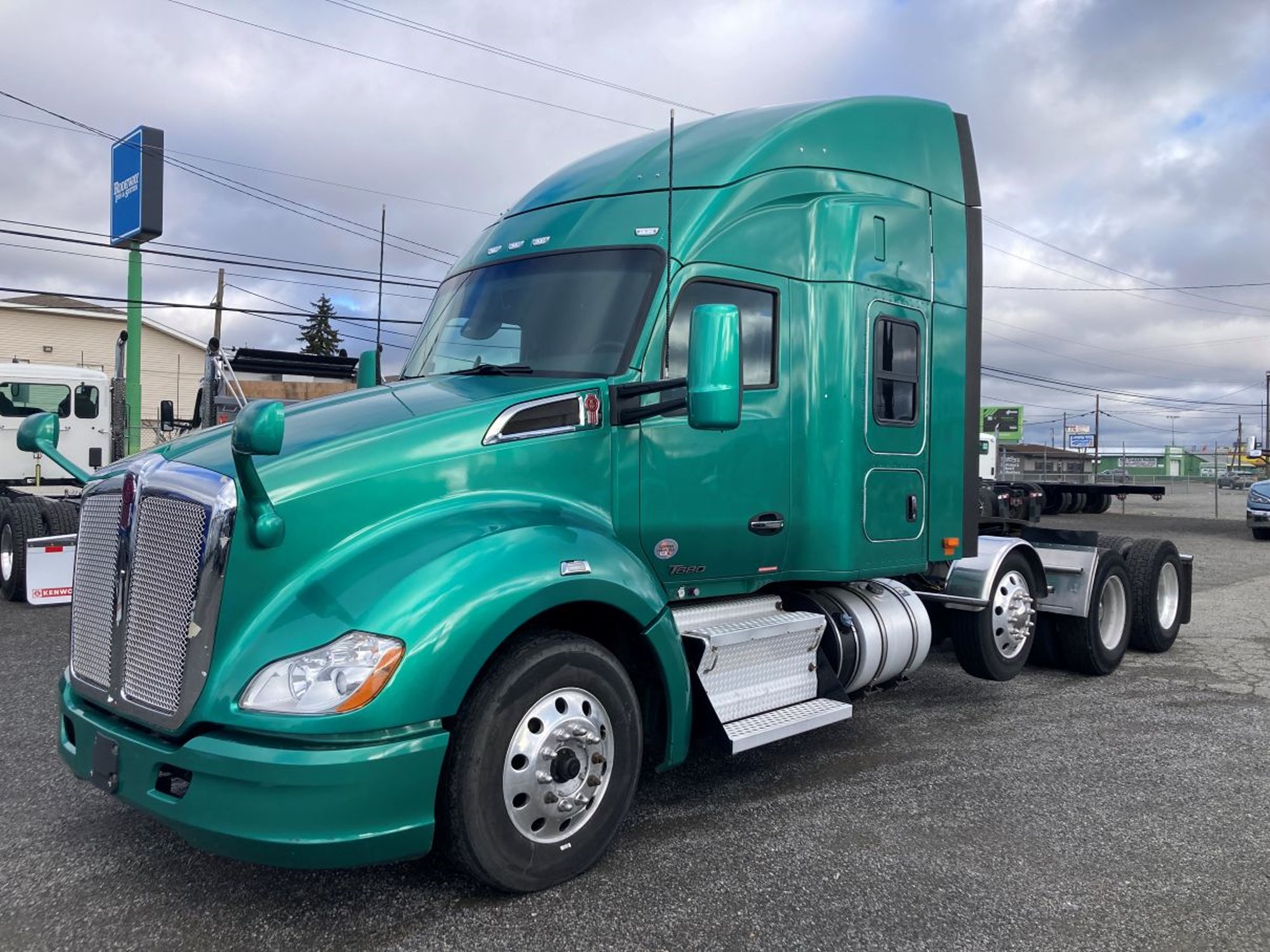 2020 Kenworth T680 - image 1 of 6