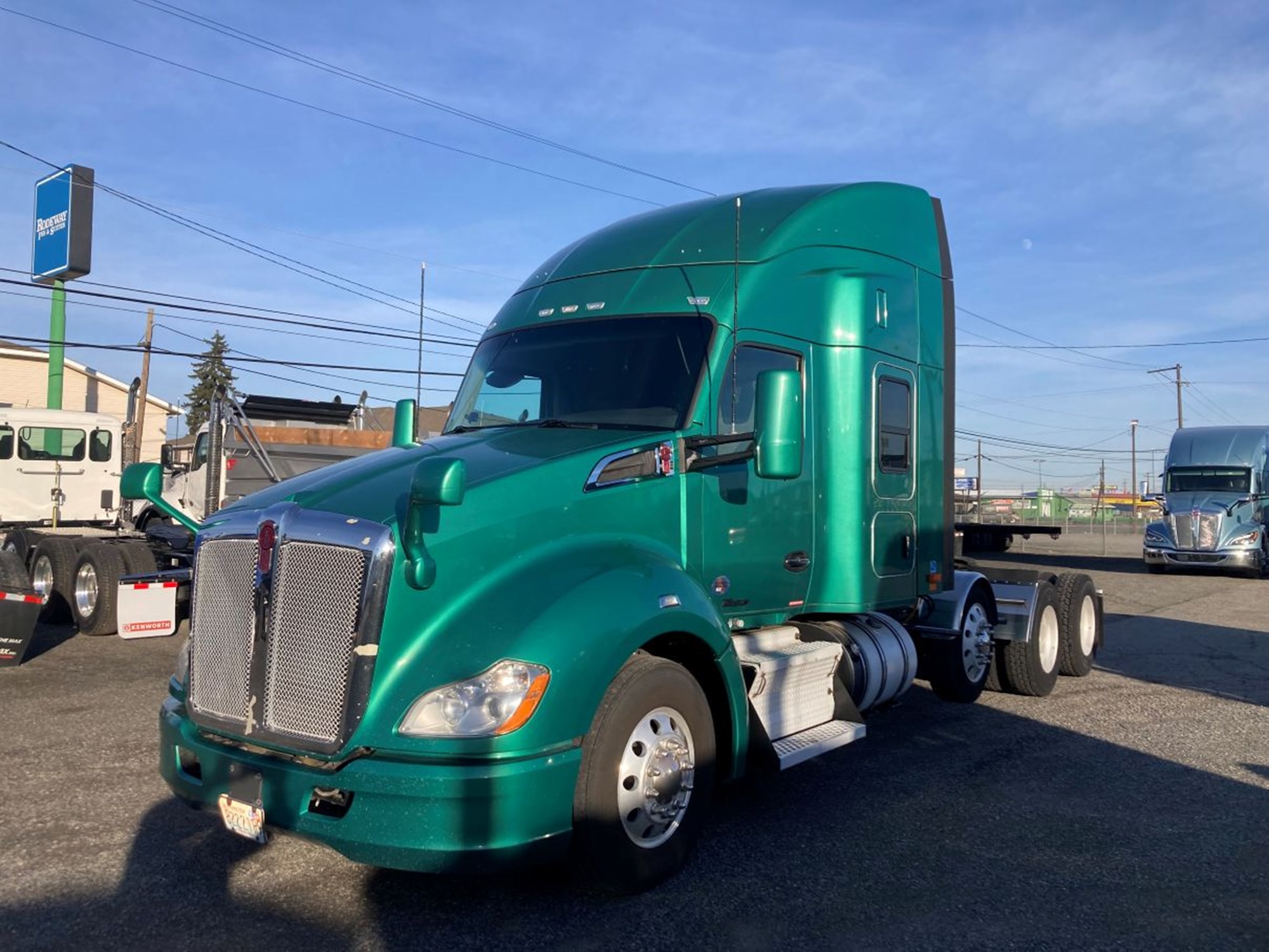2020 Kenworth T680 - image 1 of 6