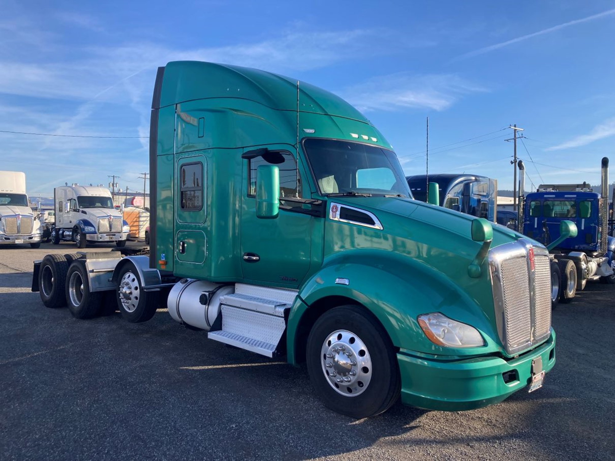 2020 Kenworth T680 - image 2 of 6