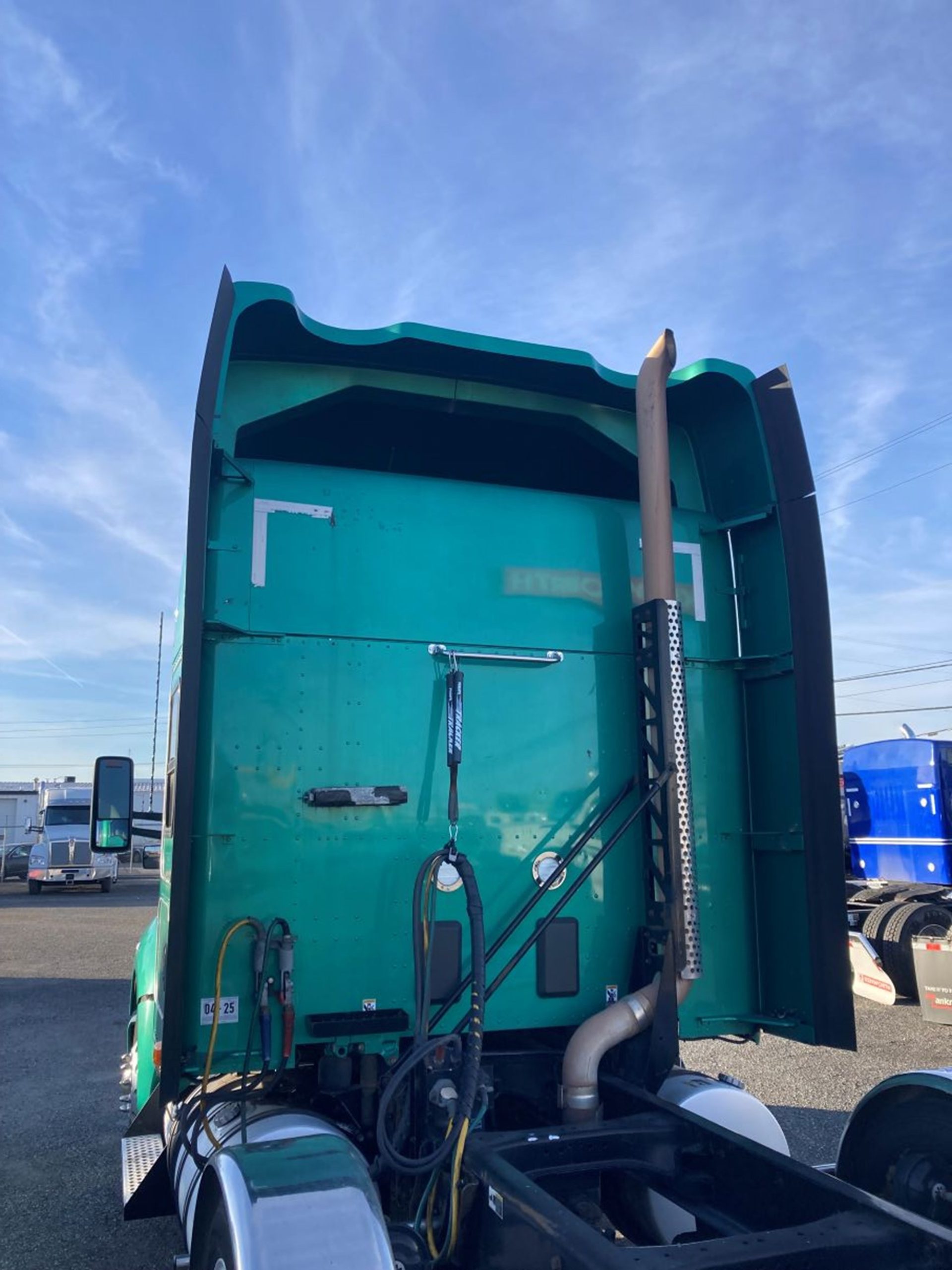 2020 Kenworth T680 - image 4 of 6