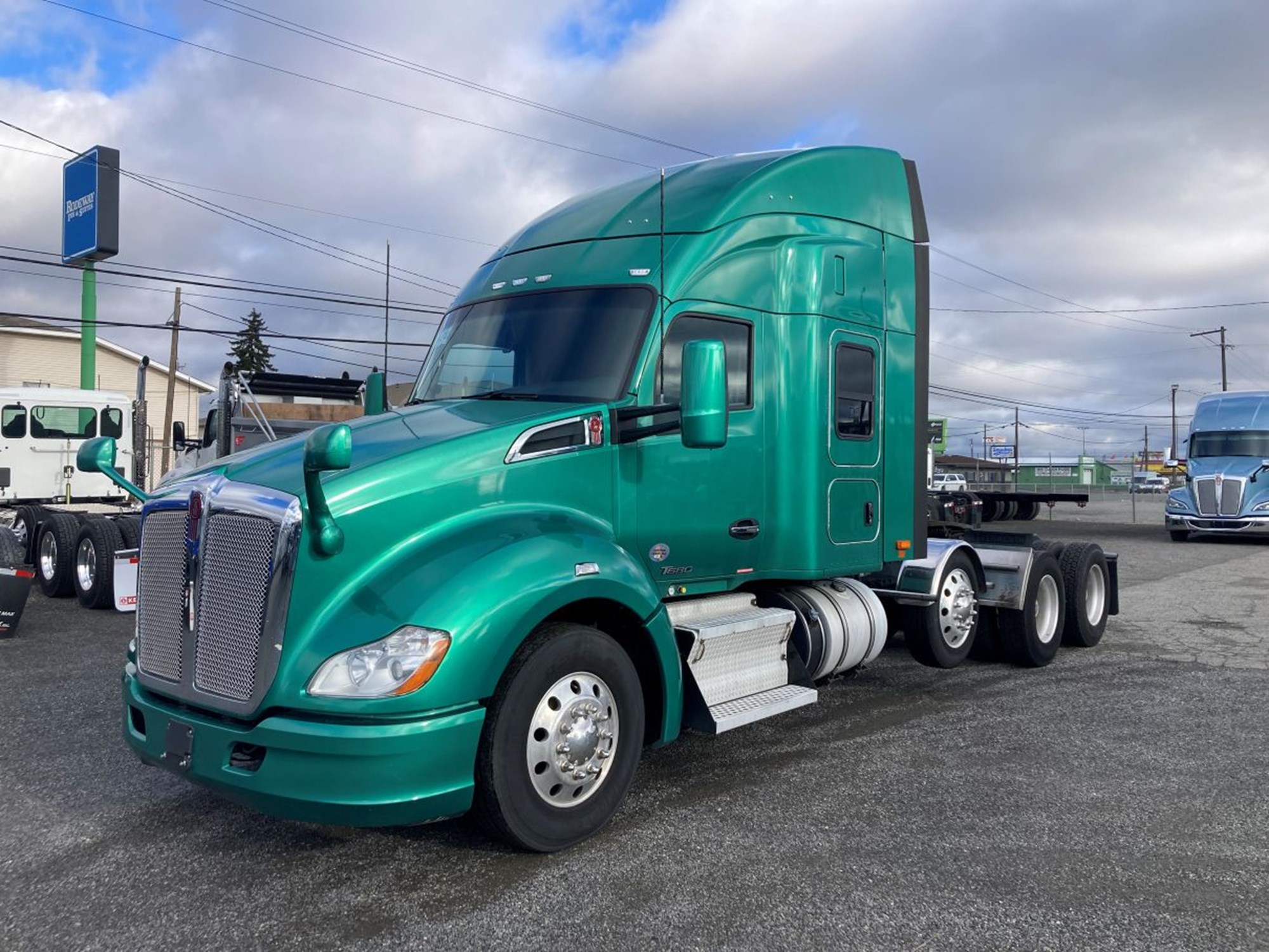 2020 Kenworth T680 - image 1 of 6