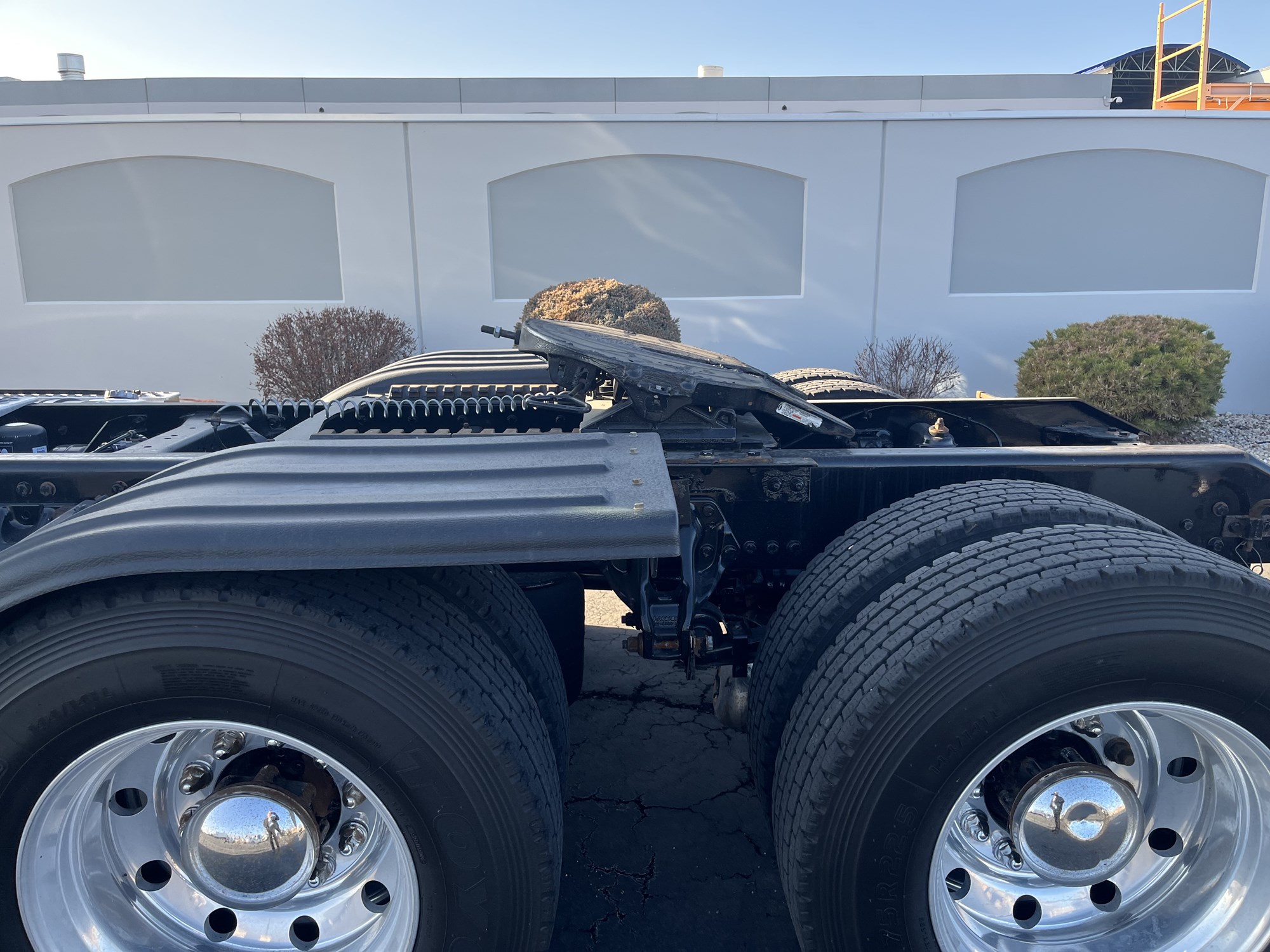 2021 Kenworth T880 - image 4 of 6