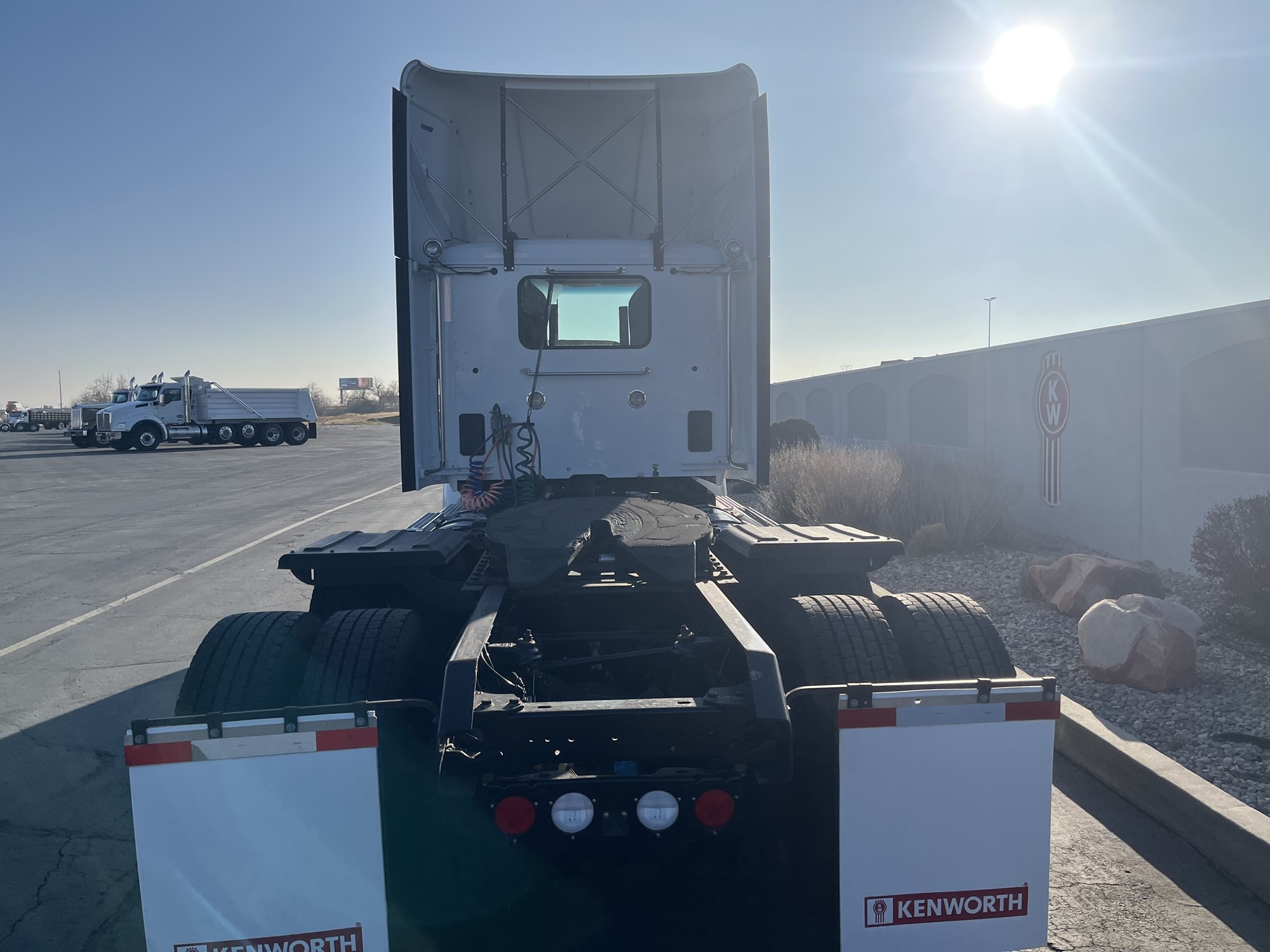 2021 Kenworth T880 - image 5 of 6