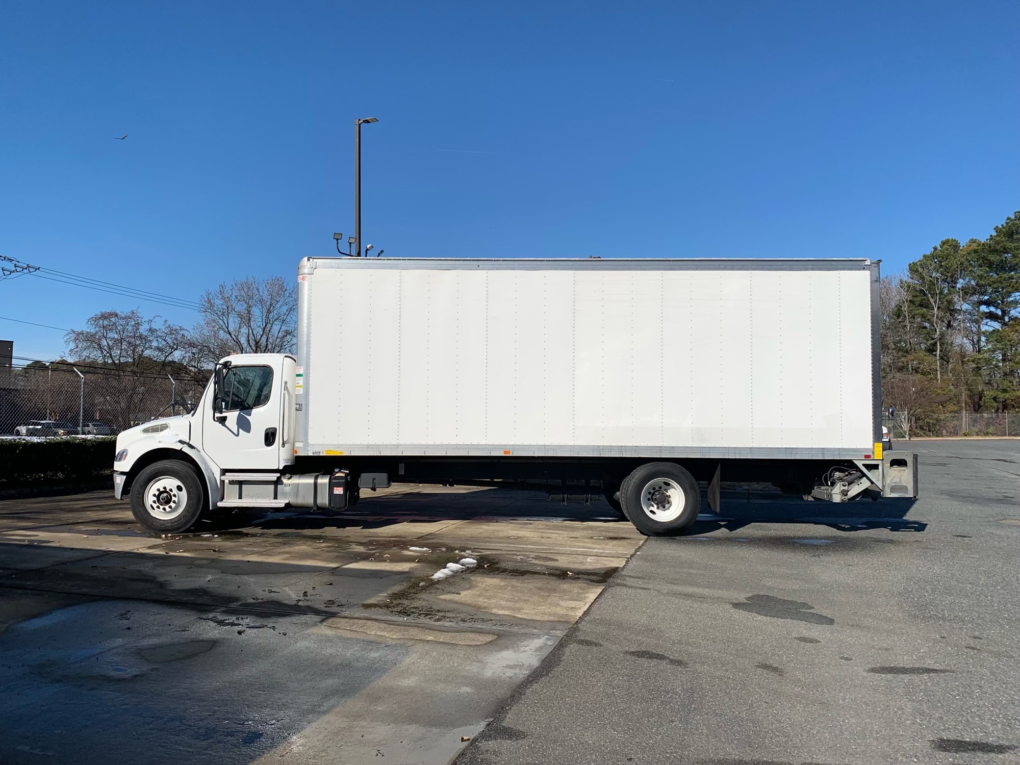 2022 Freightliner M2 - image 3 of 6