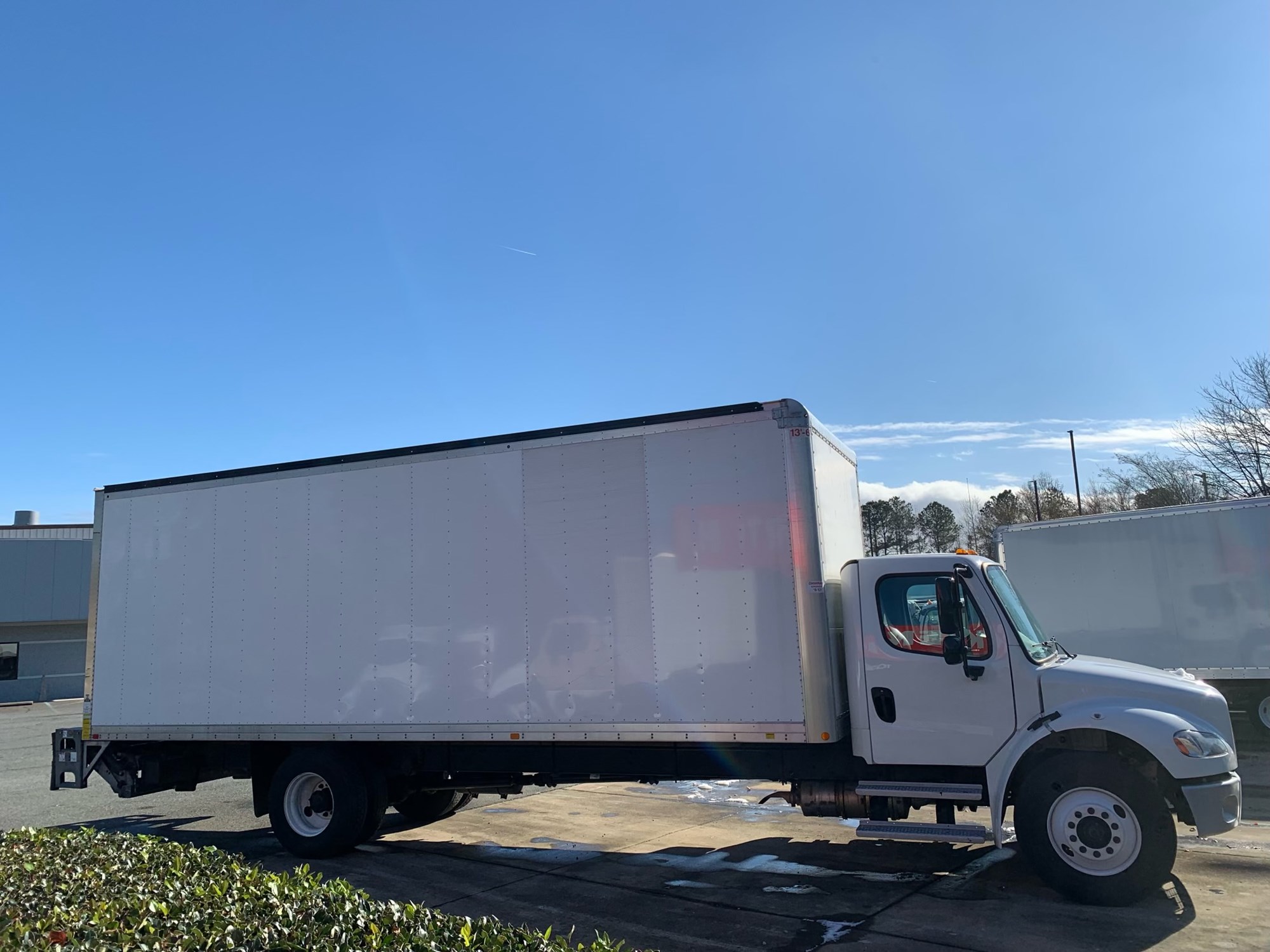 2022 Freightliner M2 - image 5 of 6