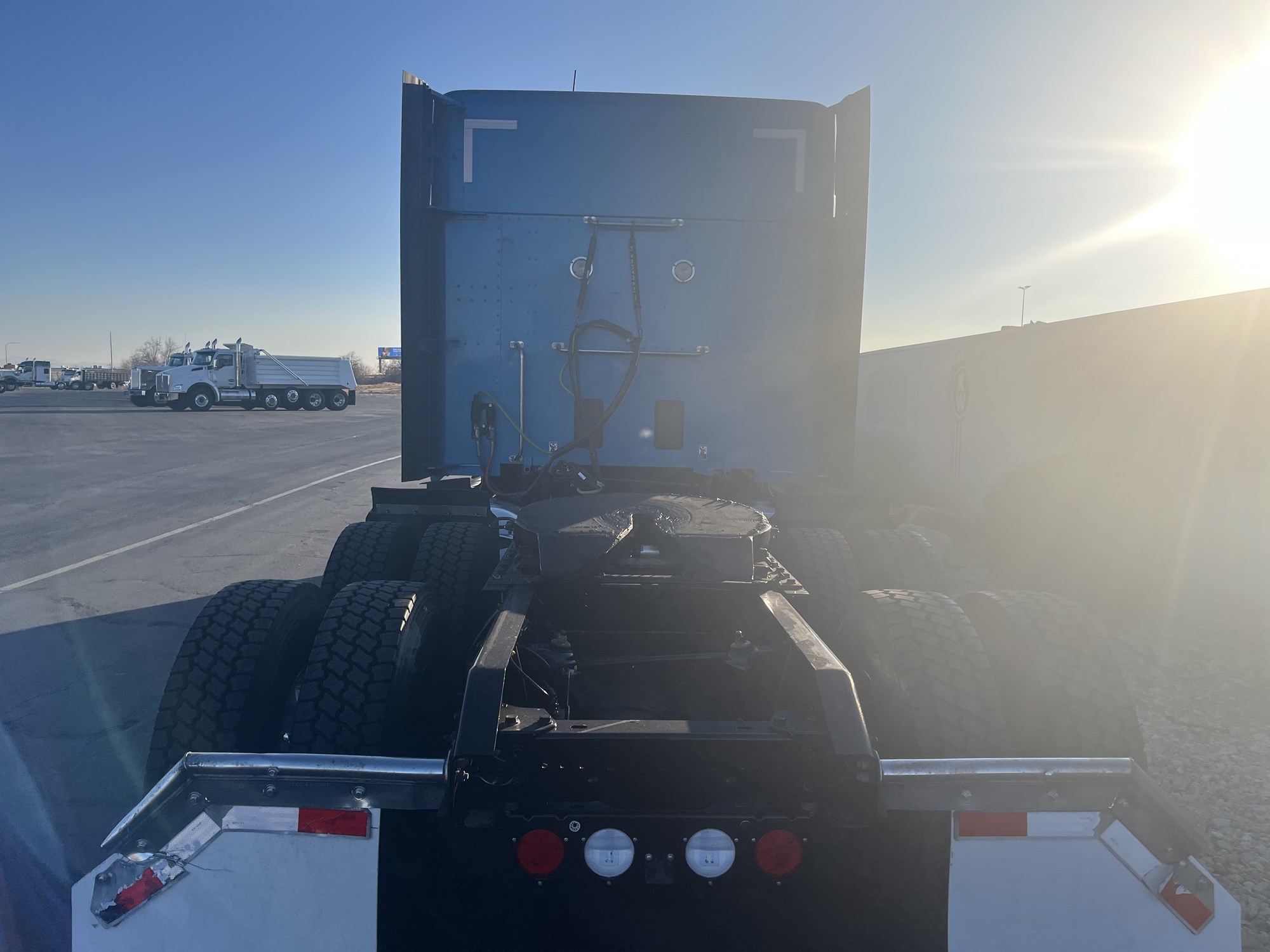 2022 Kenworth T680 - image 5 of 6