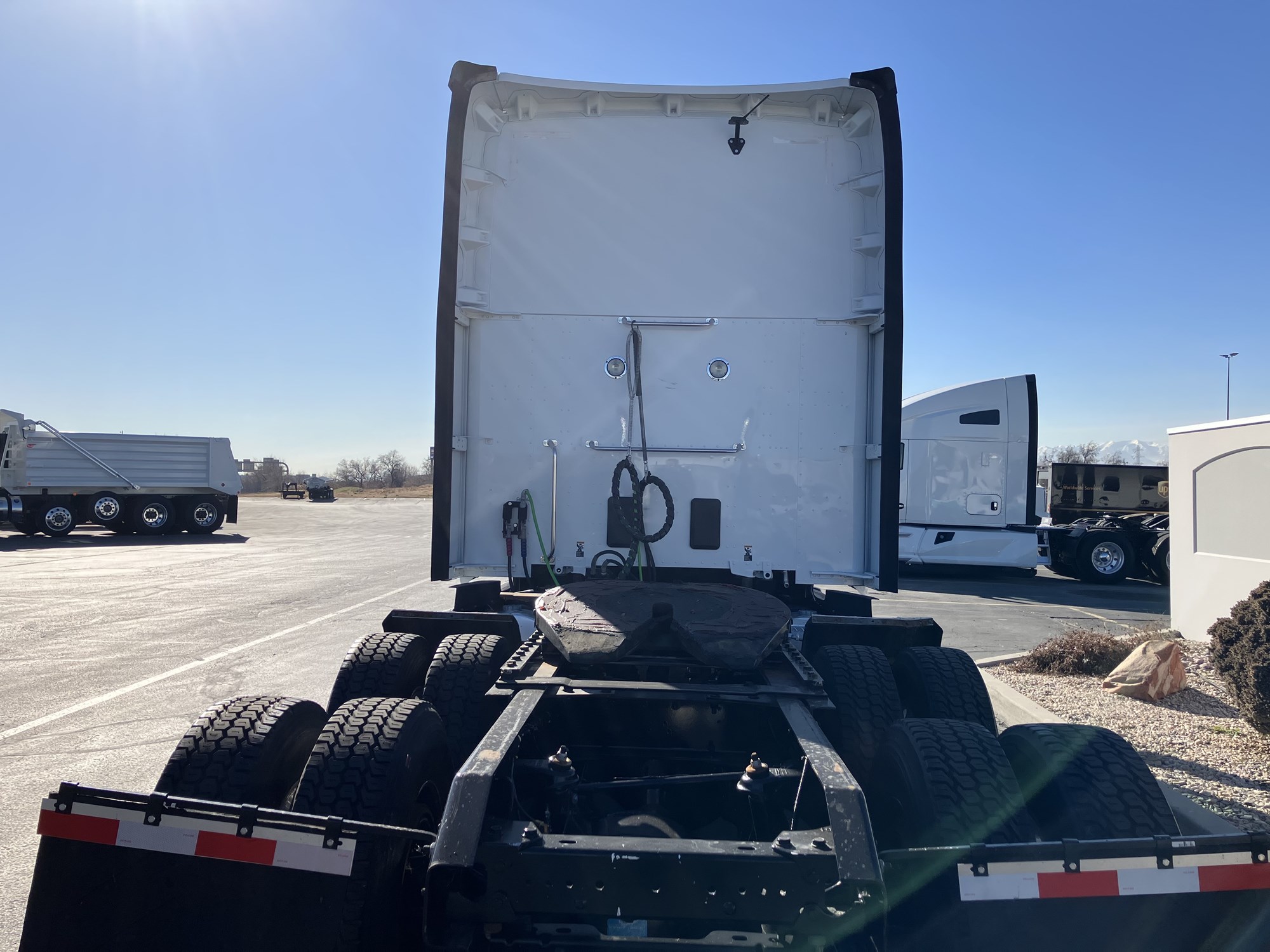 2022 Kenworth T680 - image 6 of 6