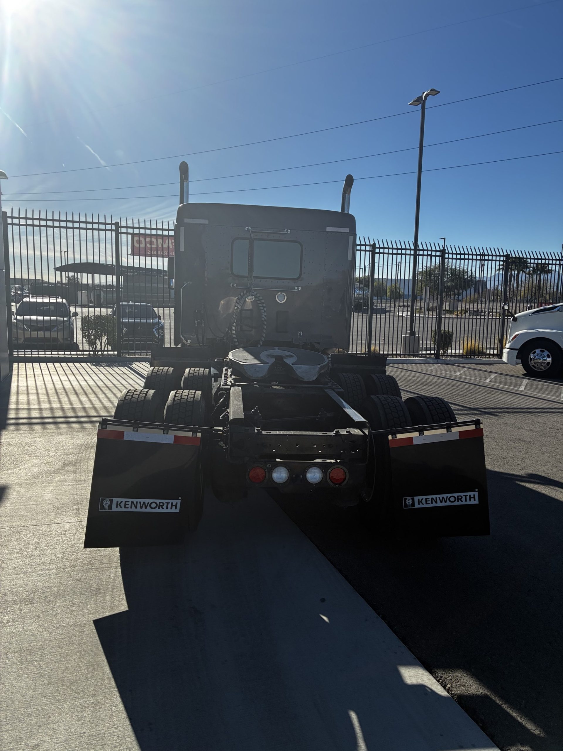 2022 Kenworth T880 - image 6