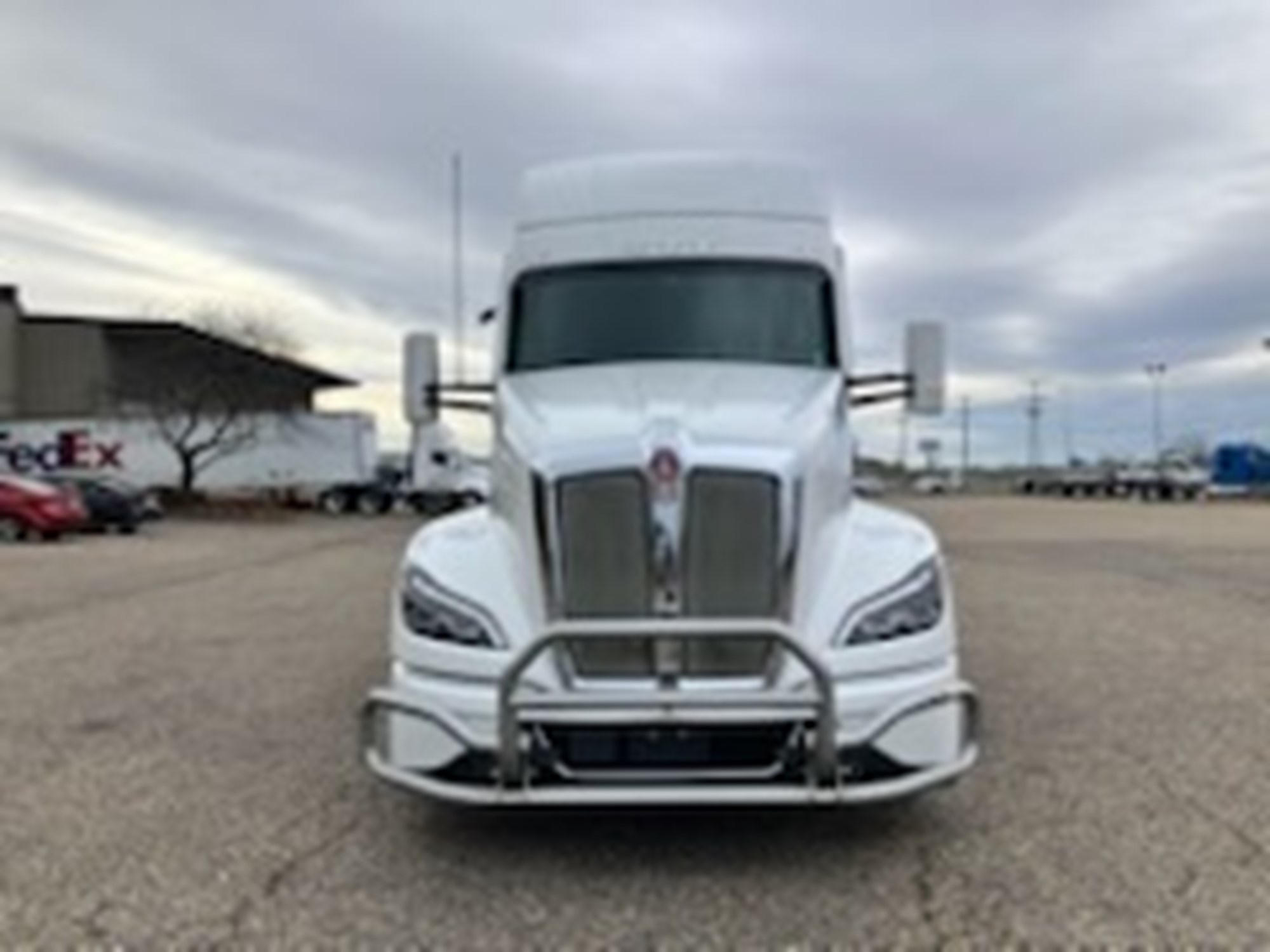 2022 Kenworth T680 2022 Kenworth T680 - image 2 of 6