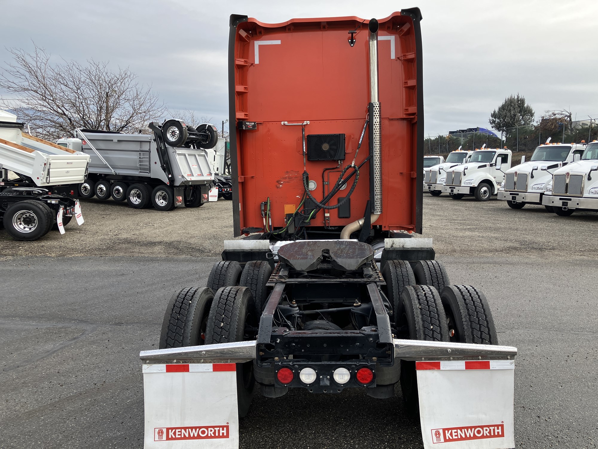 2022 Kenworth T680 - image 4 of 6