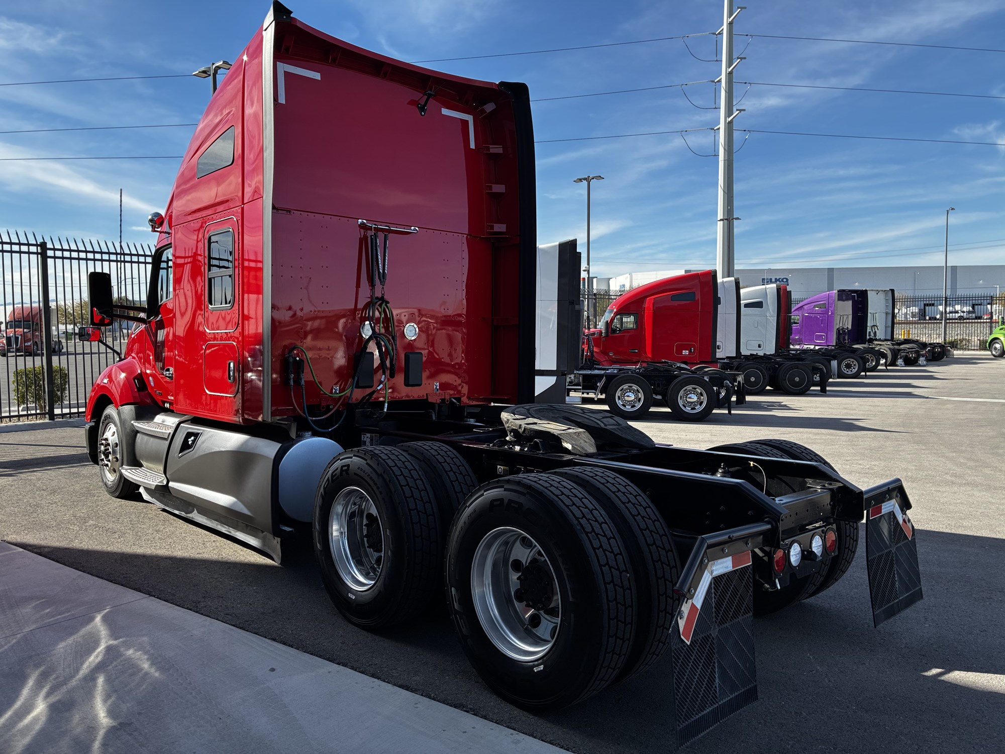 2022 Kenworth T680 - image 6