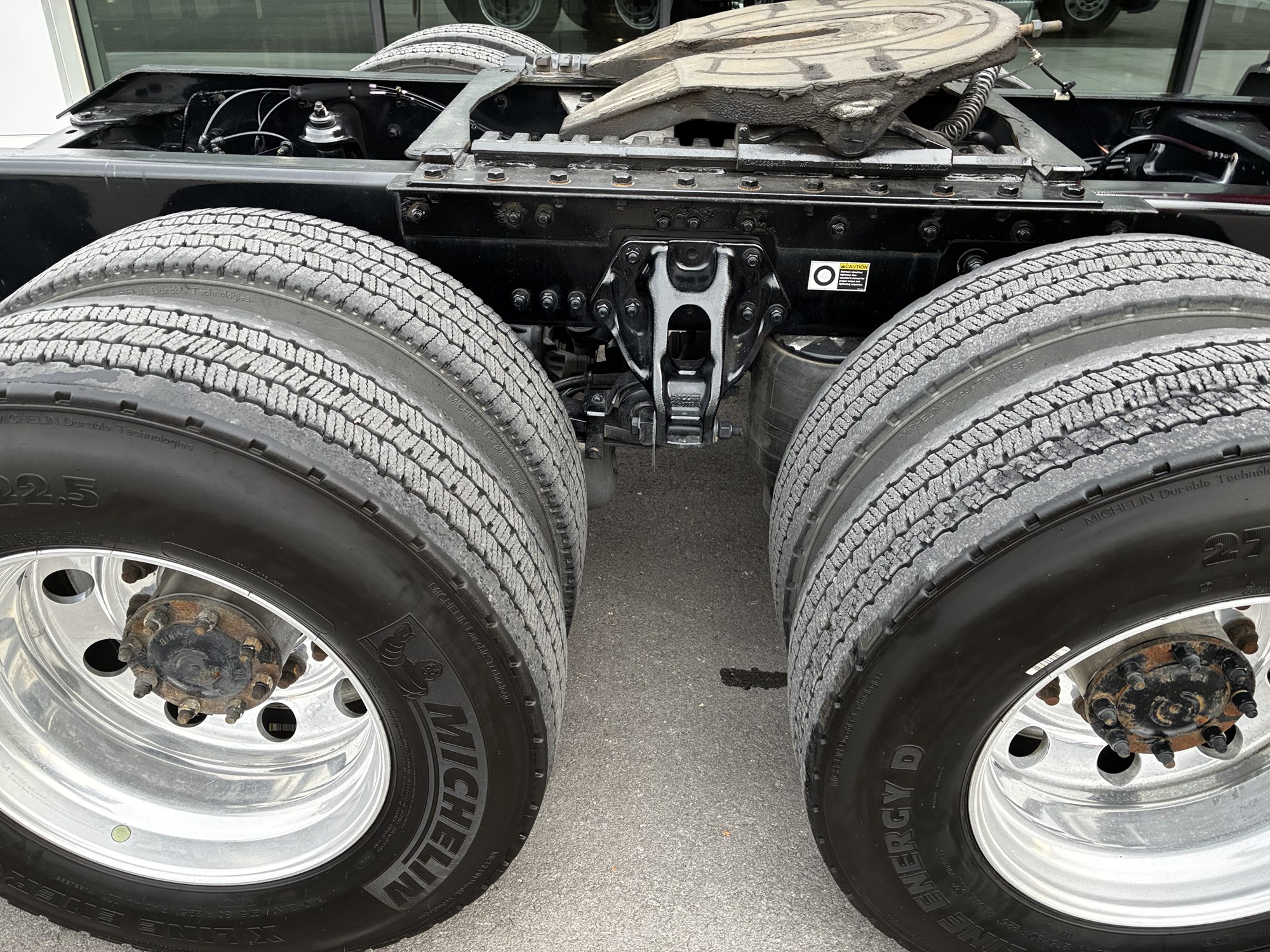 2022 Kenworth T680 - image 4