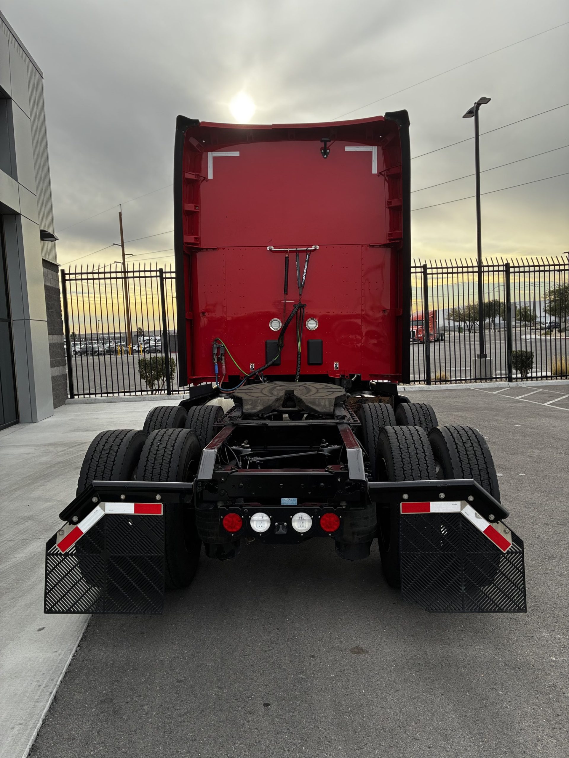 2022 Kenworth T680 - image 6