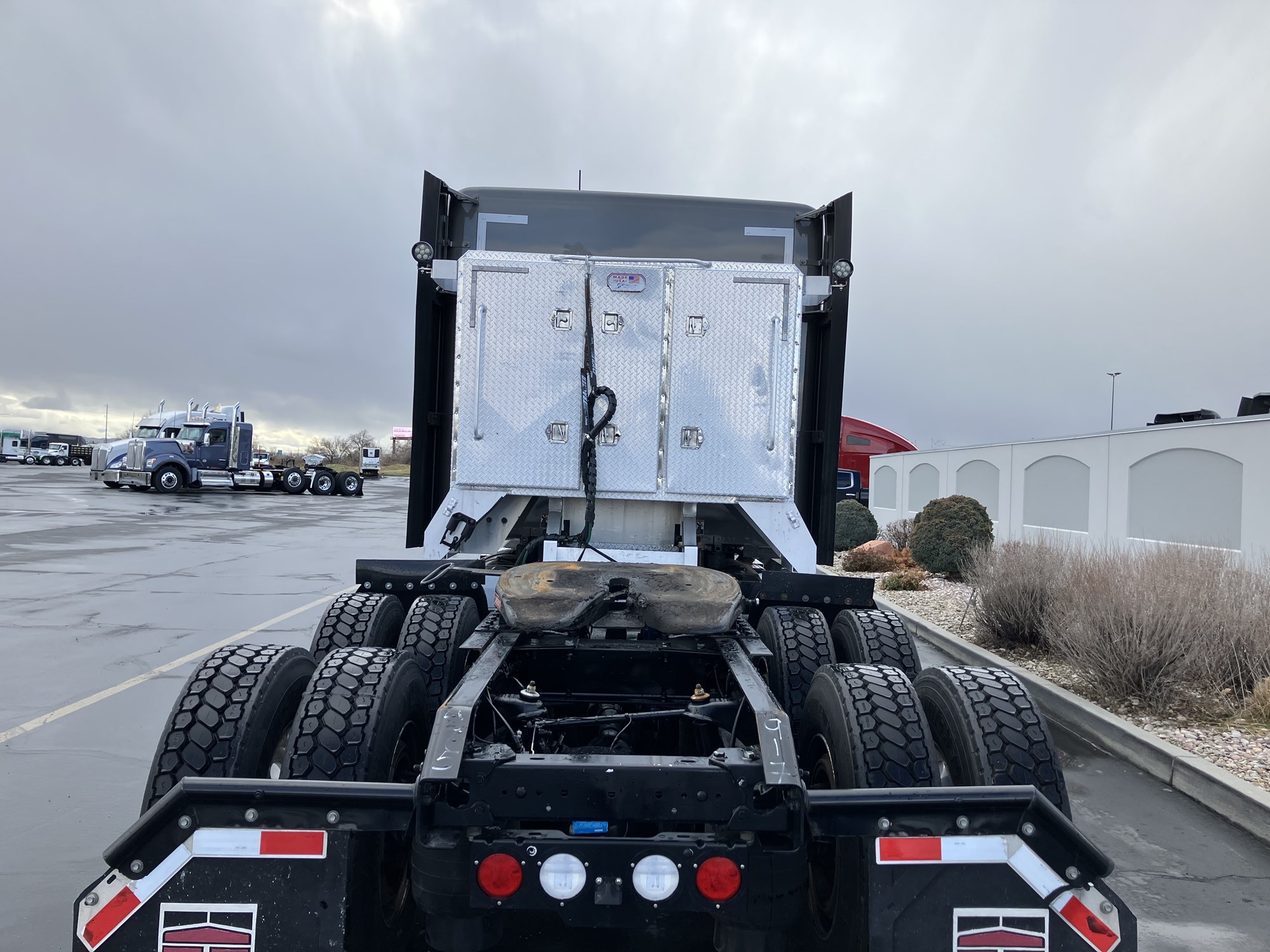 2022 Kenworth T680 - image 6 of 6