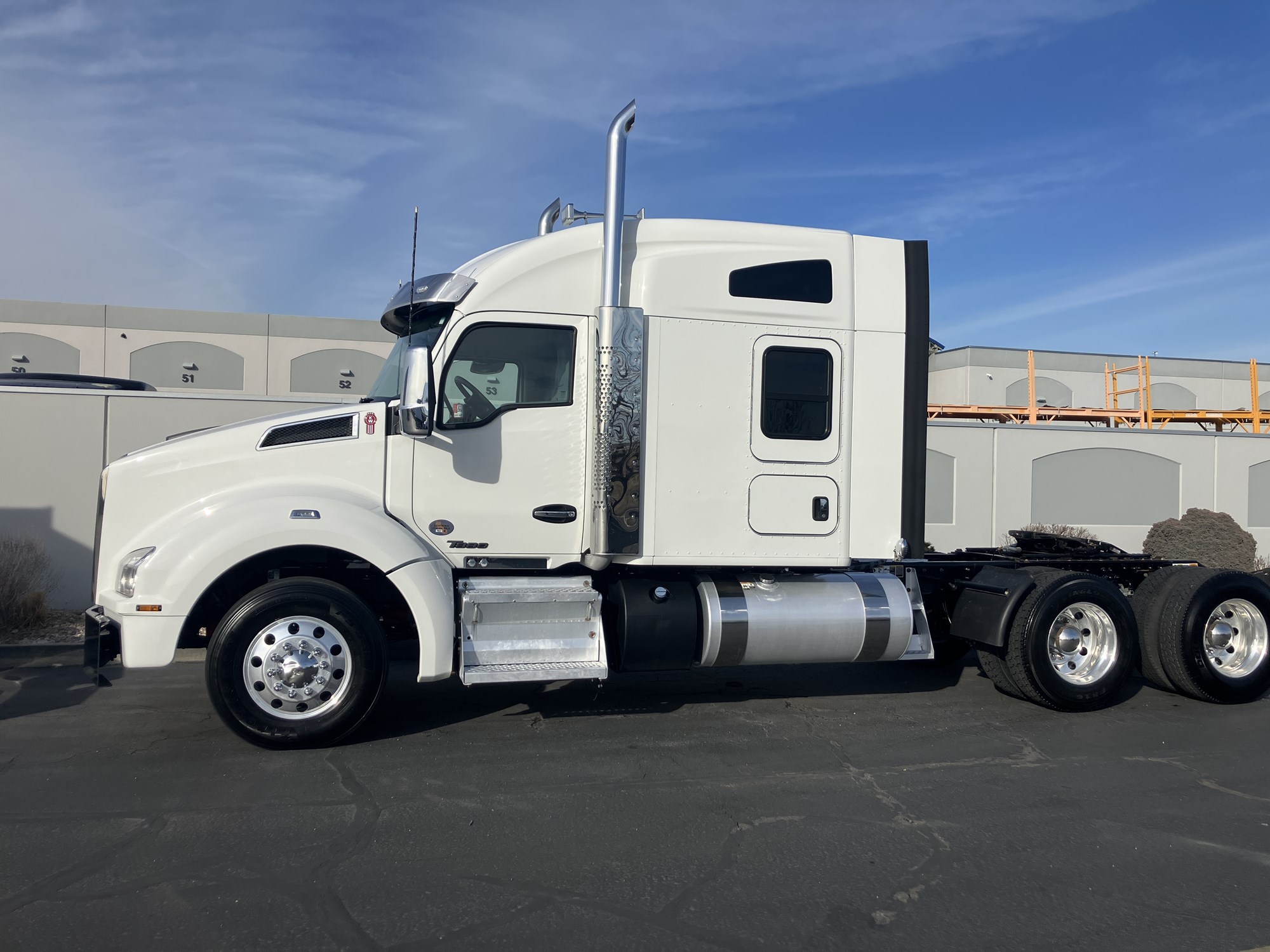 2022 Kenworth T880 - image 1 of 6