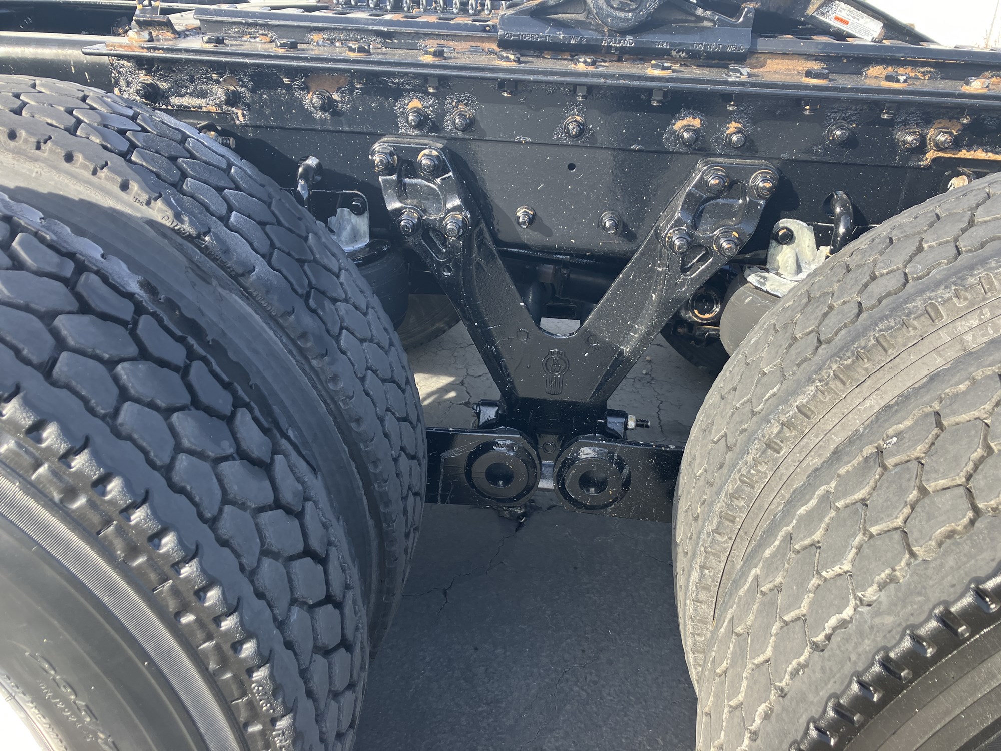 2022 Kenworth T880 - image 5 of 6