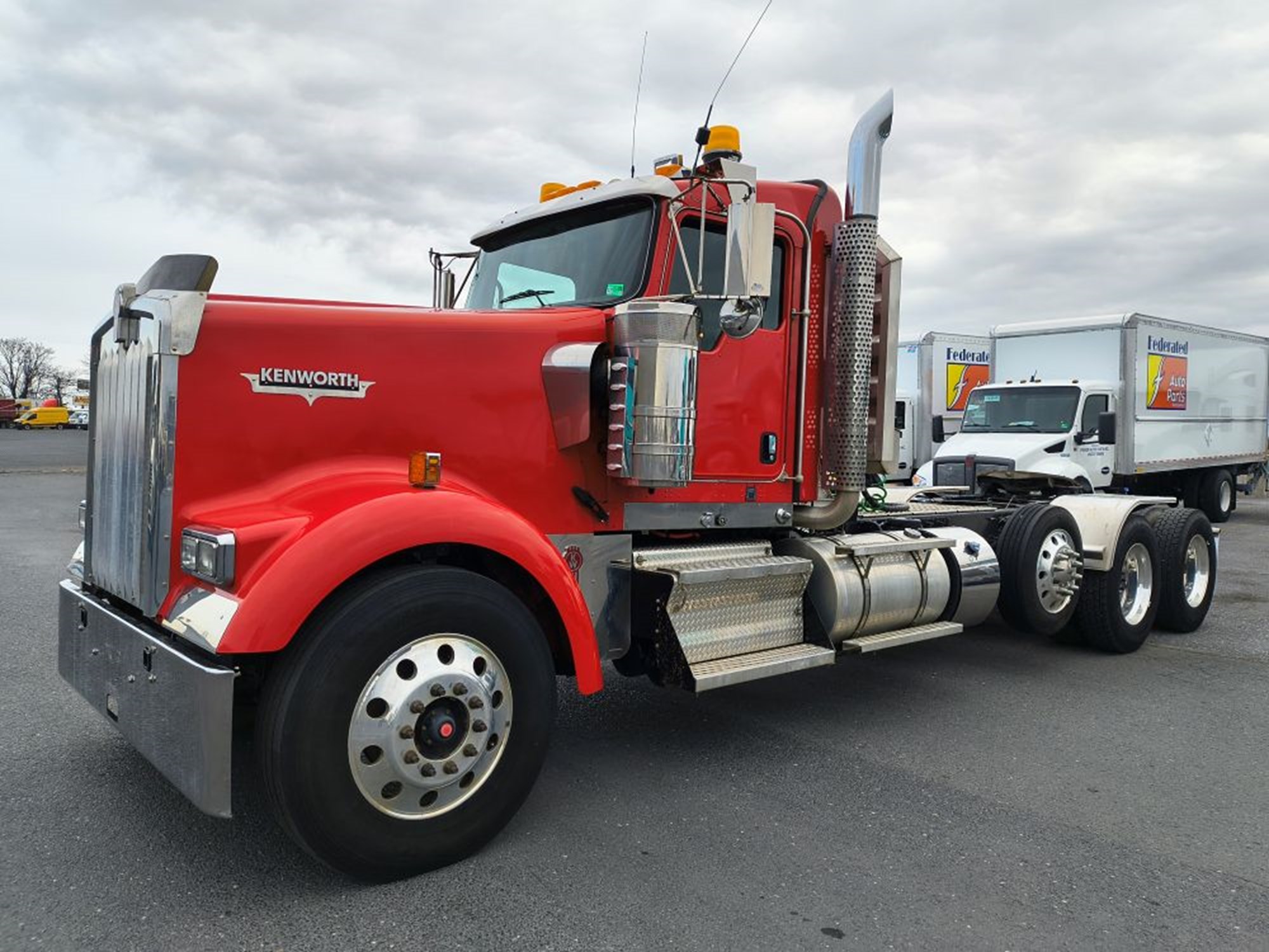2022 Kenworth W900 - image 1