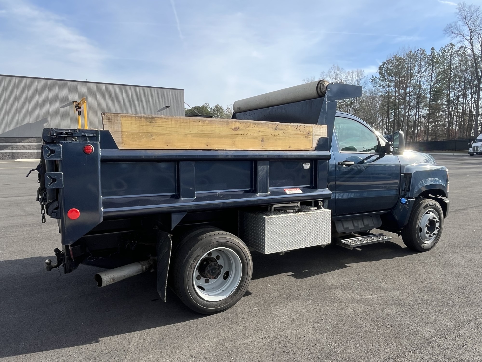 2023 Chevrolet Silverado - image 5 of 6