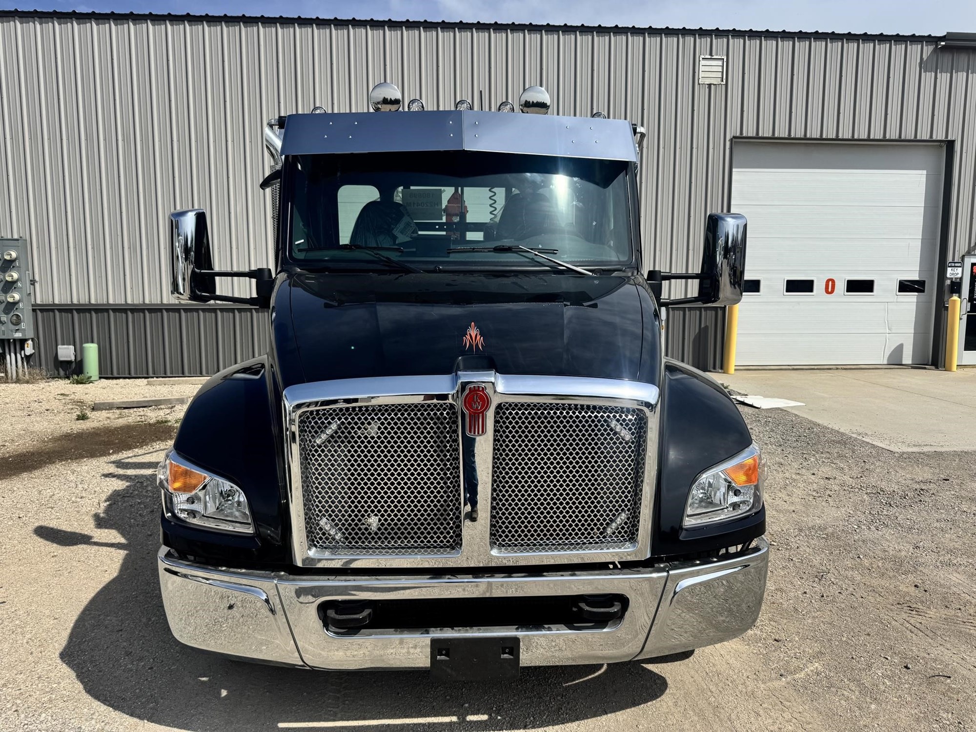 2025 Kenworth - image 2