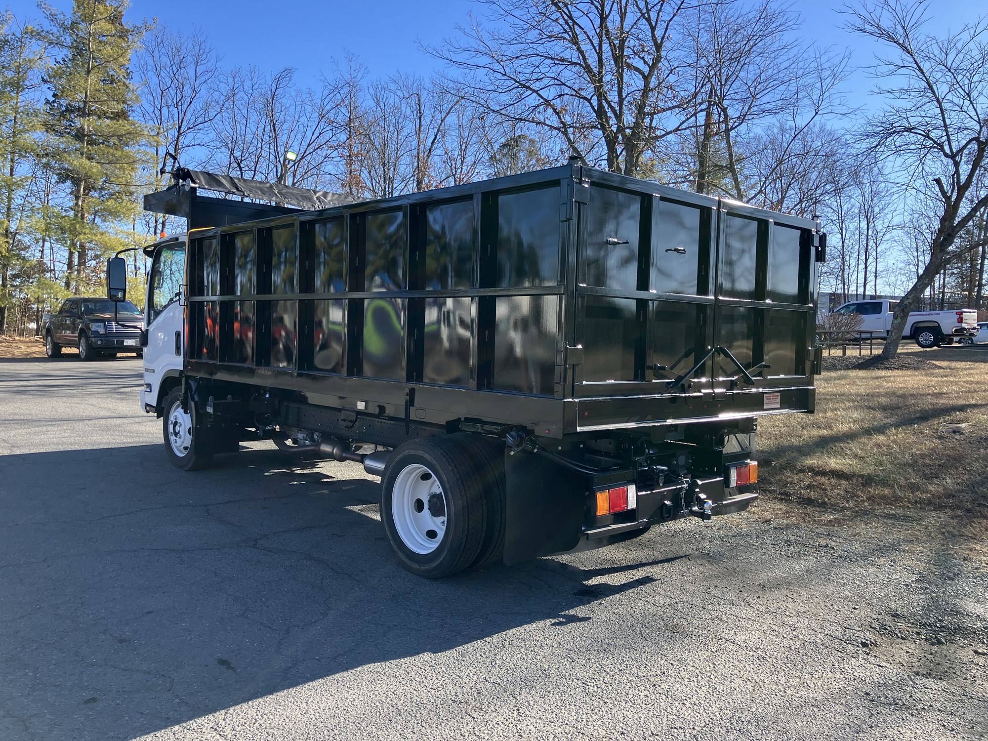 2025 Isuzu NRR GAS 1U3 2025 Isuzu NRR GAS 1U3 - image 3 of 6