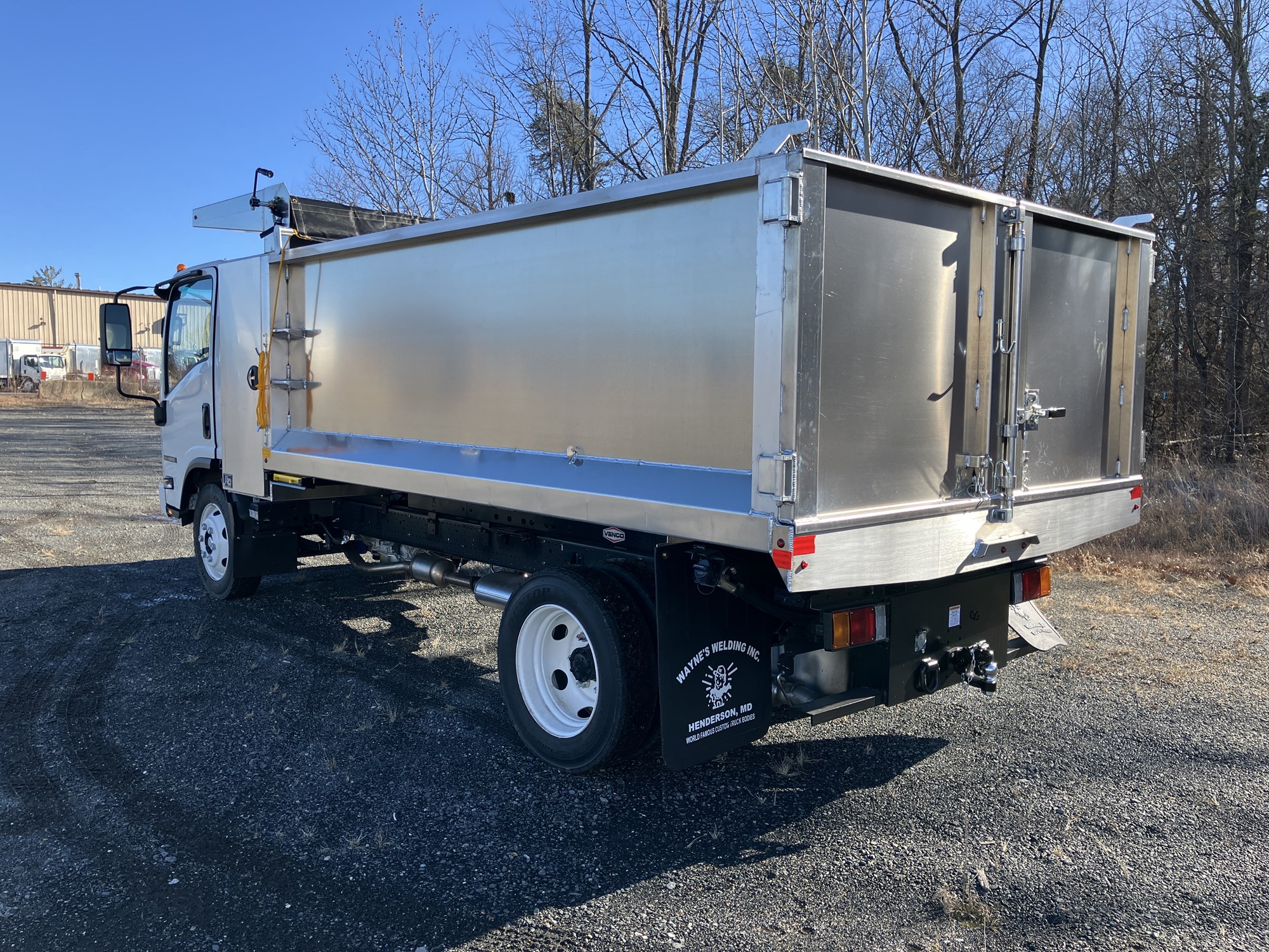 2025 Isuzu - image 5