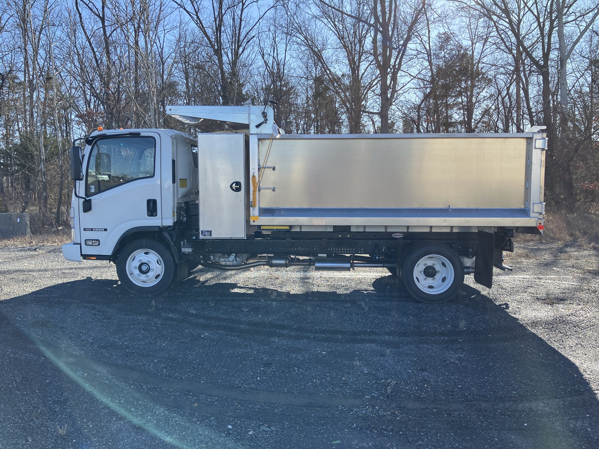 2025 Isuzu - image 6