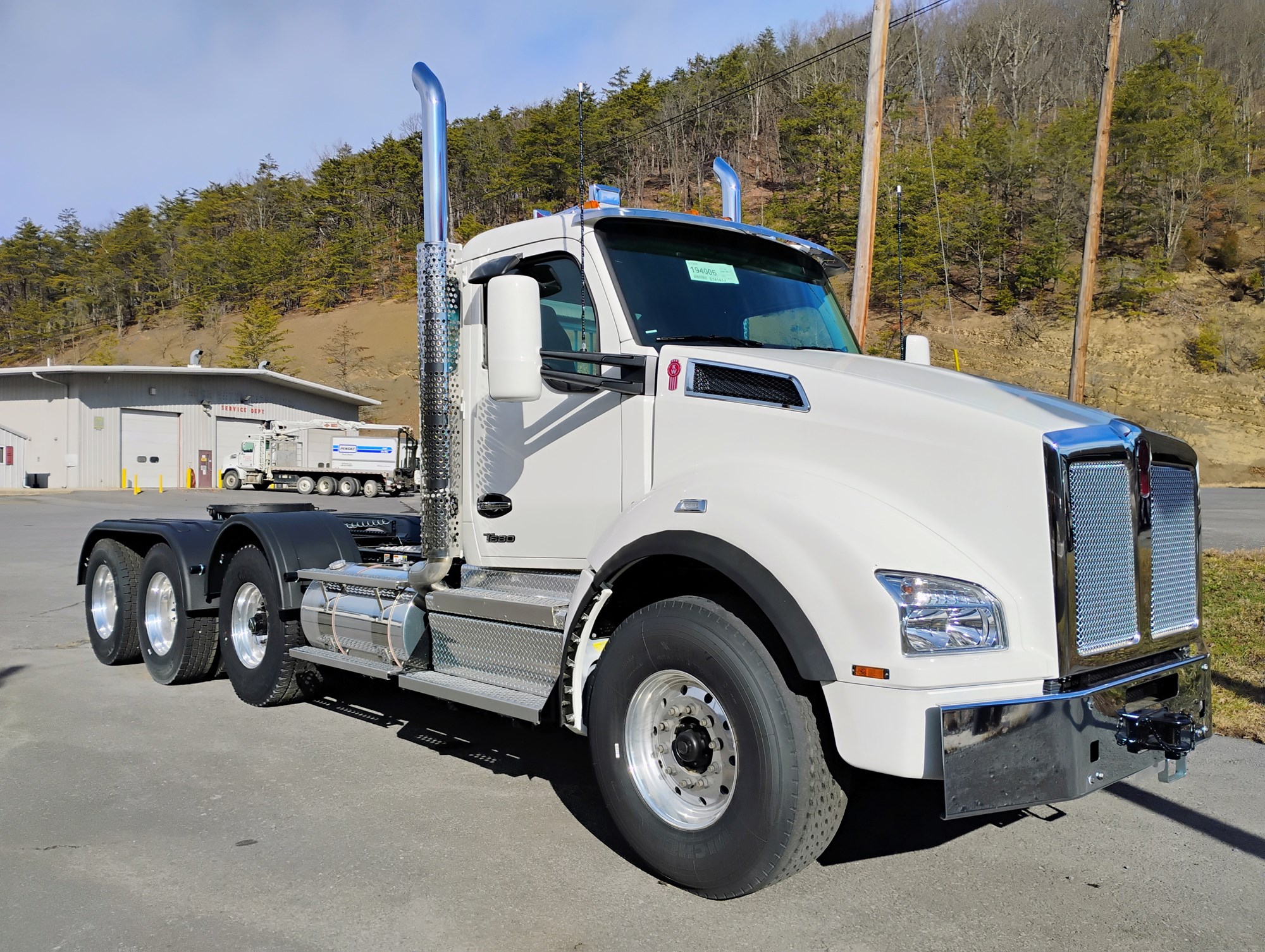2026 Kenworth T880 - image 1