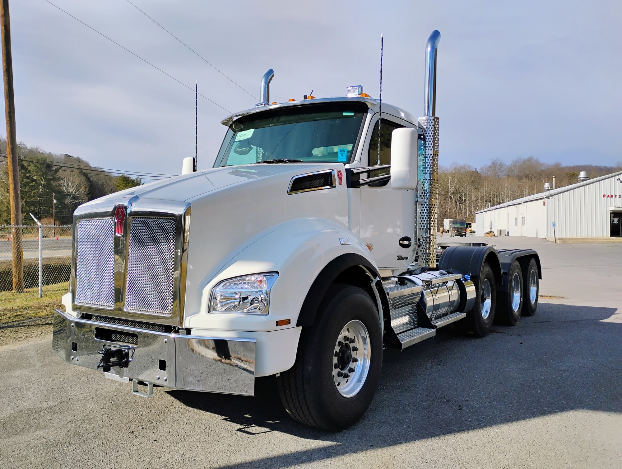 2026 Kenworth T880 - image 2