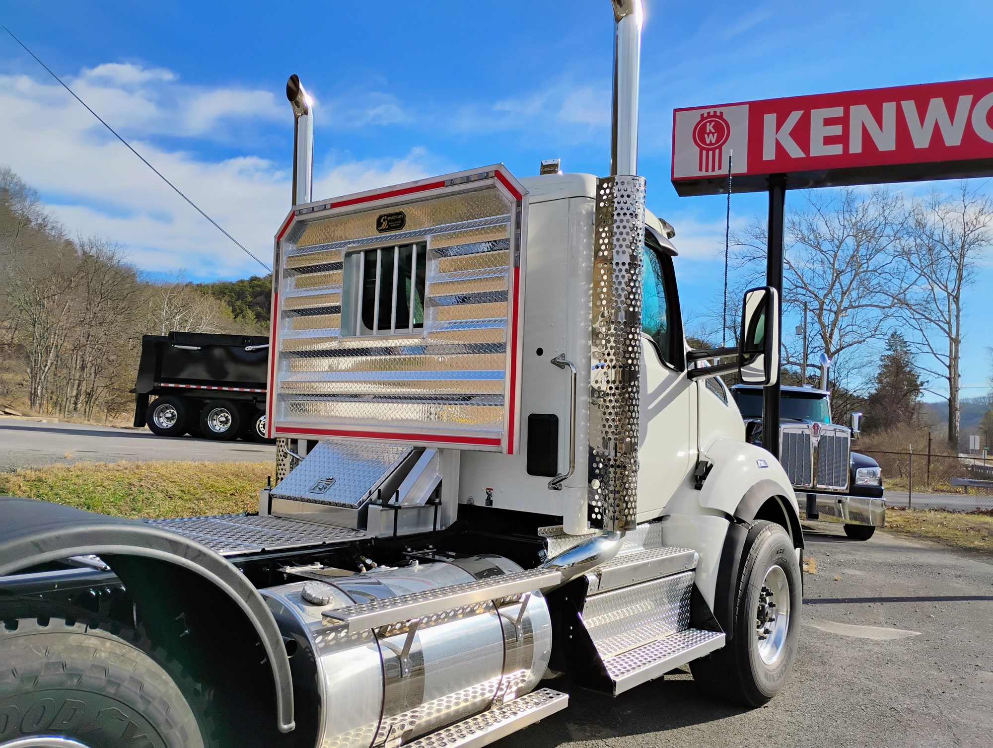 2026 Kenworth T880 - image 3