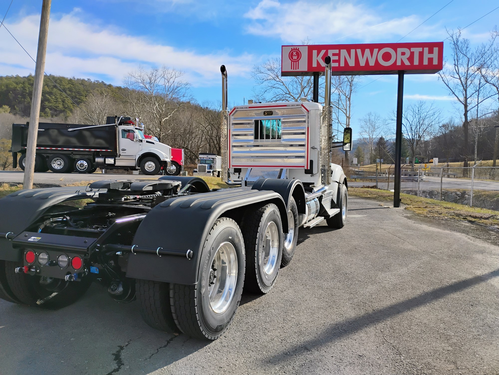 2026 Kenworth T880 - image 5