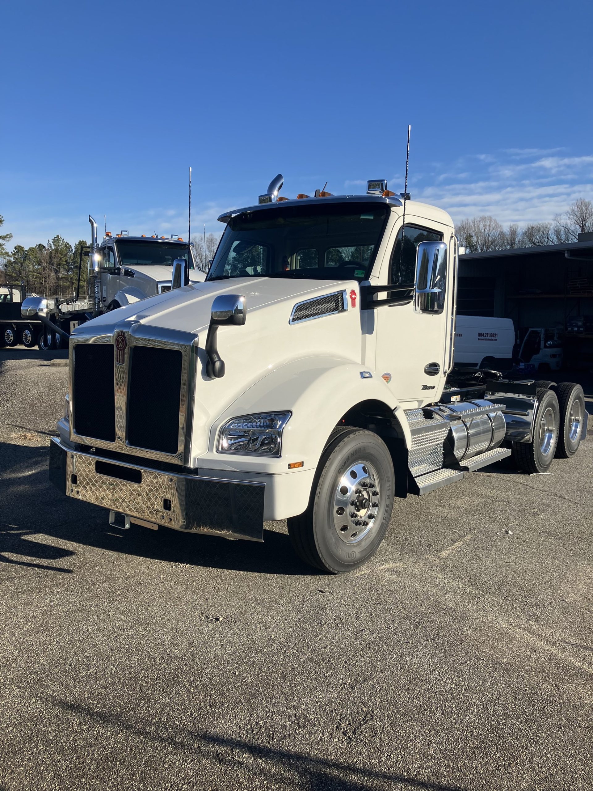 2026 Kenworth T880 - image 1