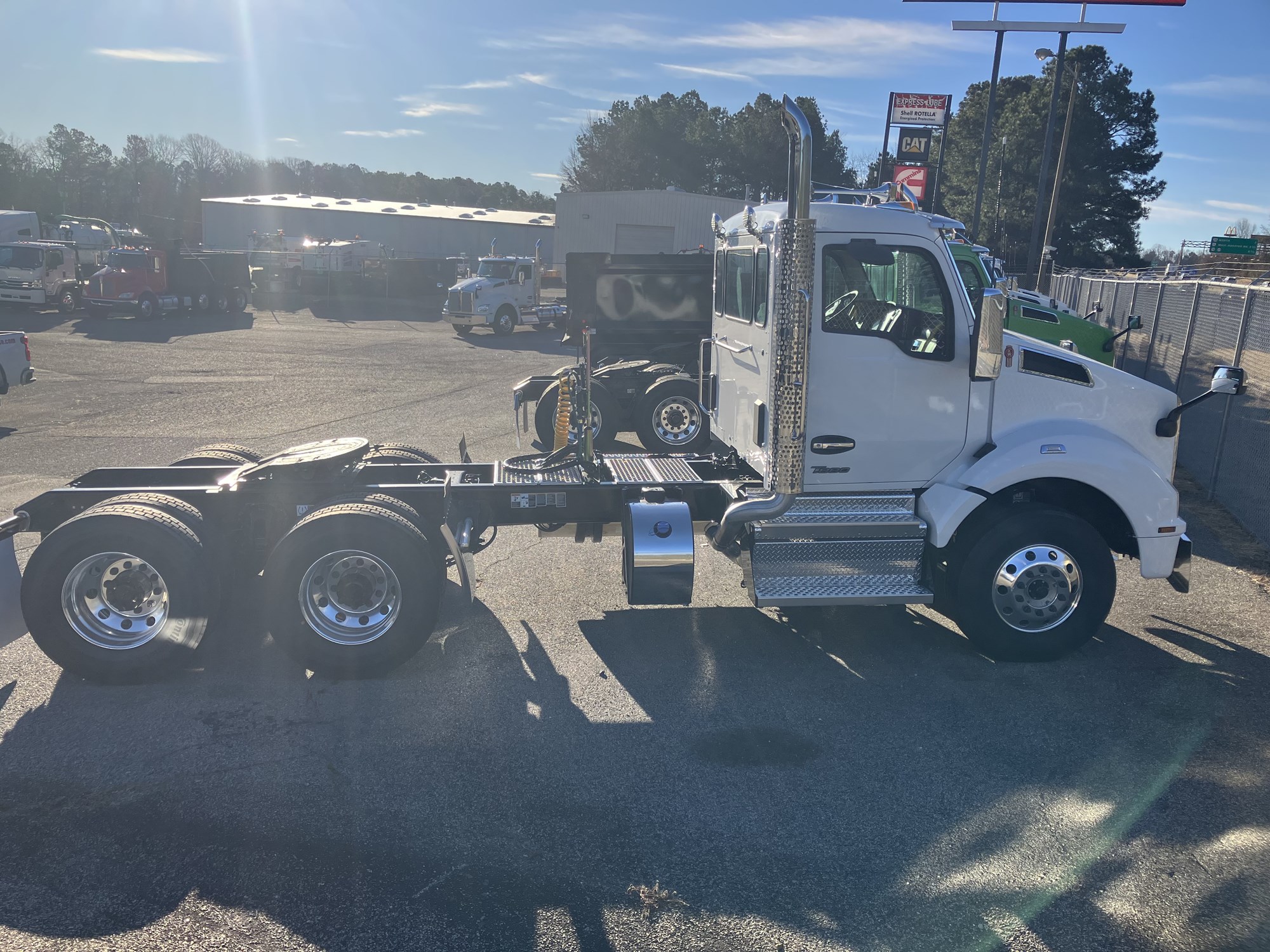 2026 Kenworth T880 - image 5