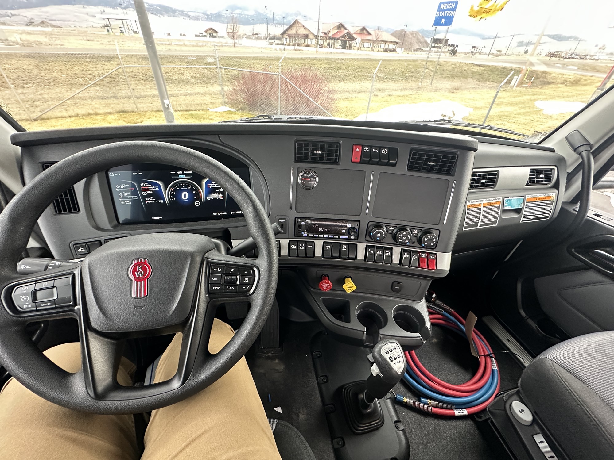 2026 Kenworth T880 - image 4