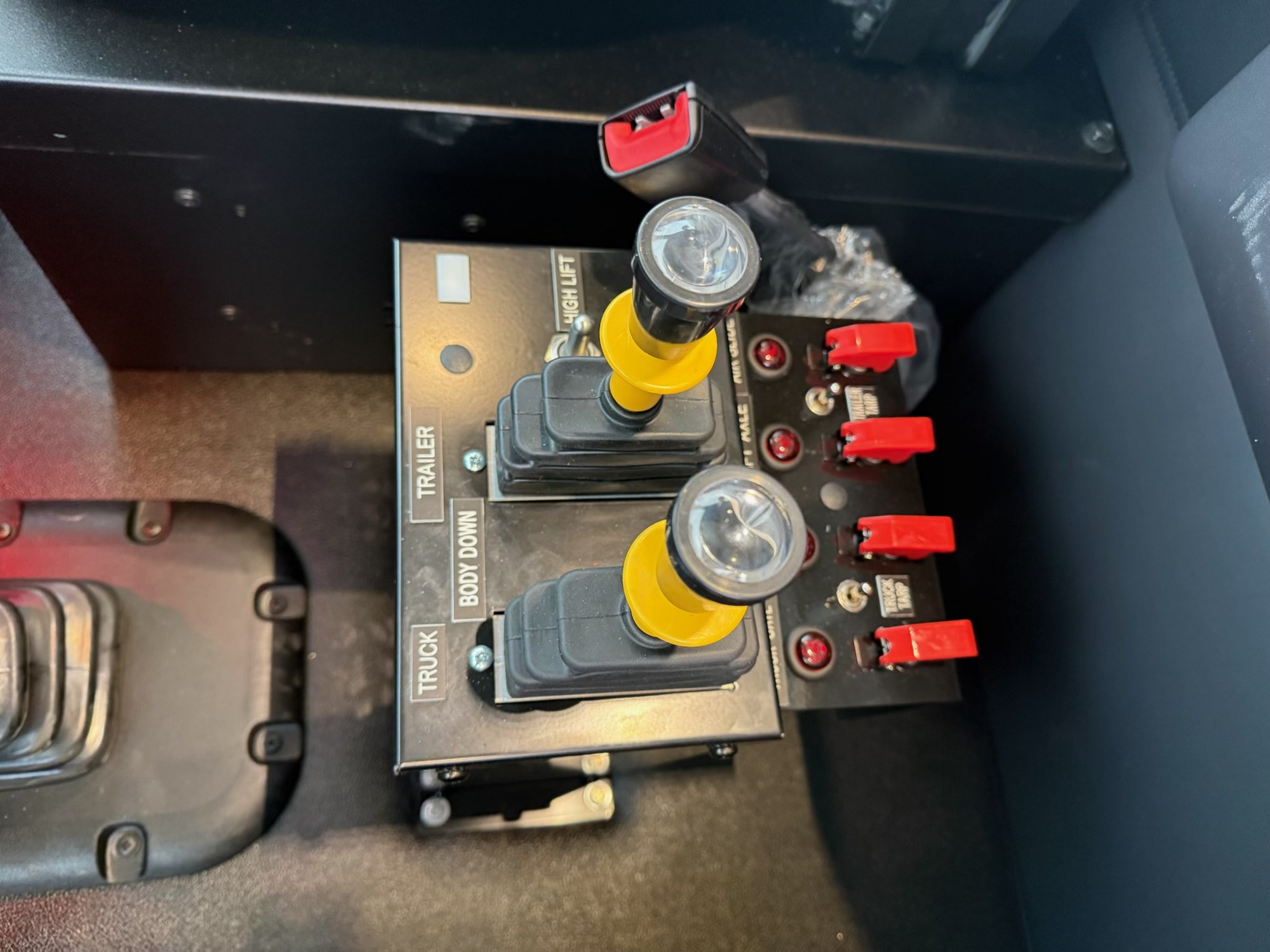 2026 Kenworth T880 - image 6 of 6