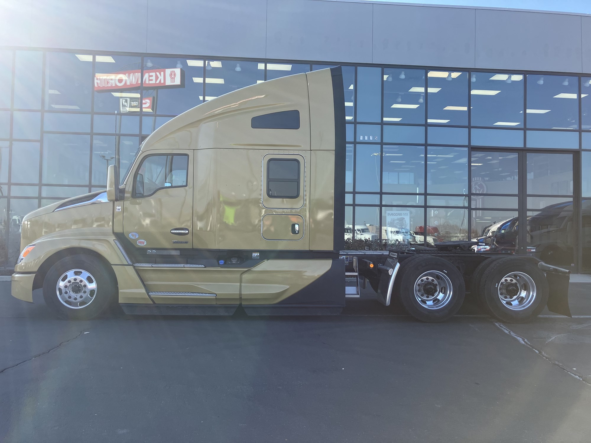 2026 Kenworth T680 Next Gen - image 5 of 6