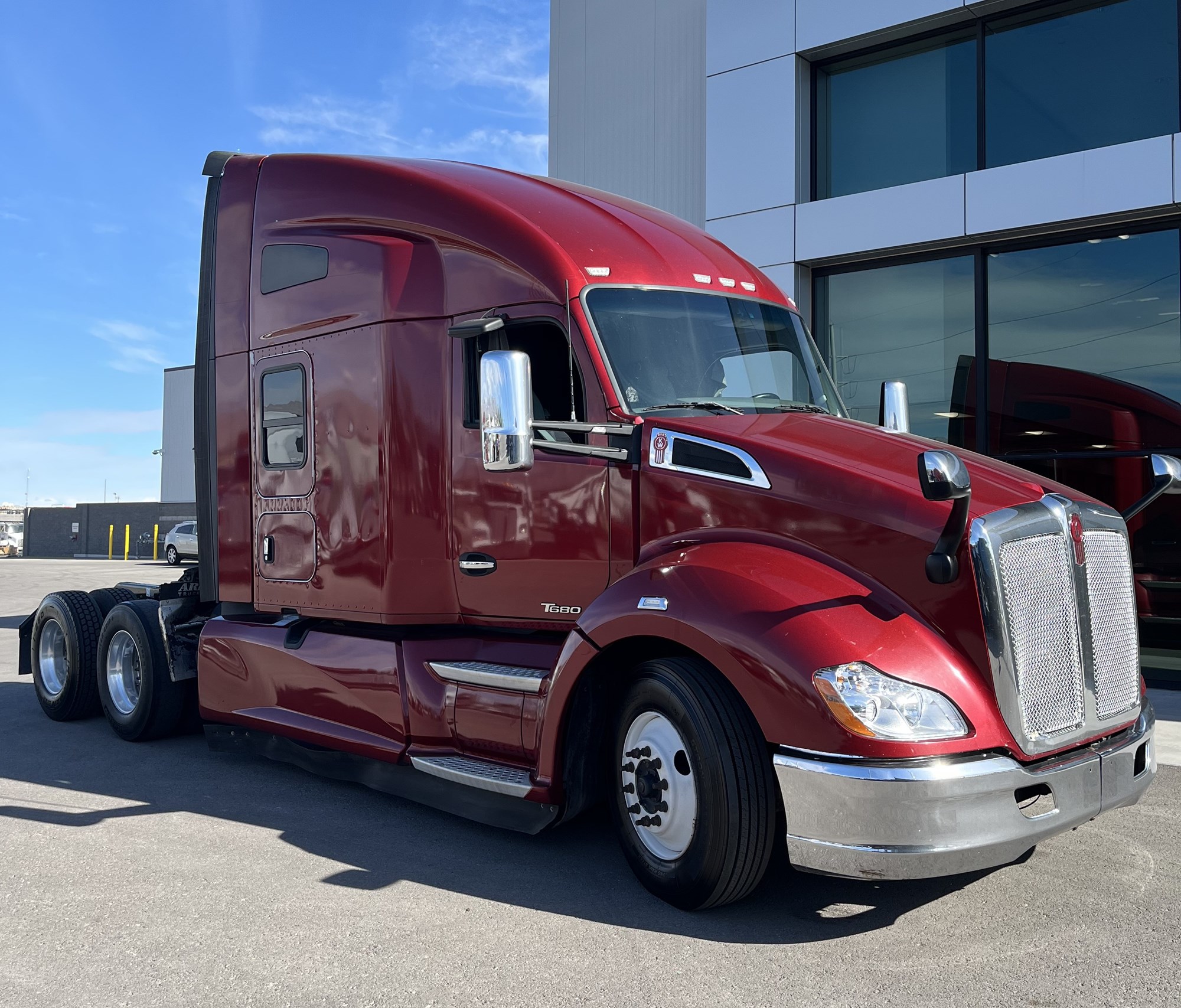 2018 Kenworth T680 - image 1 of 6