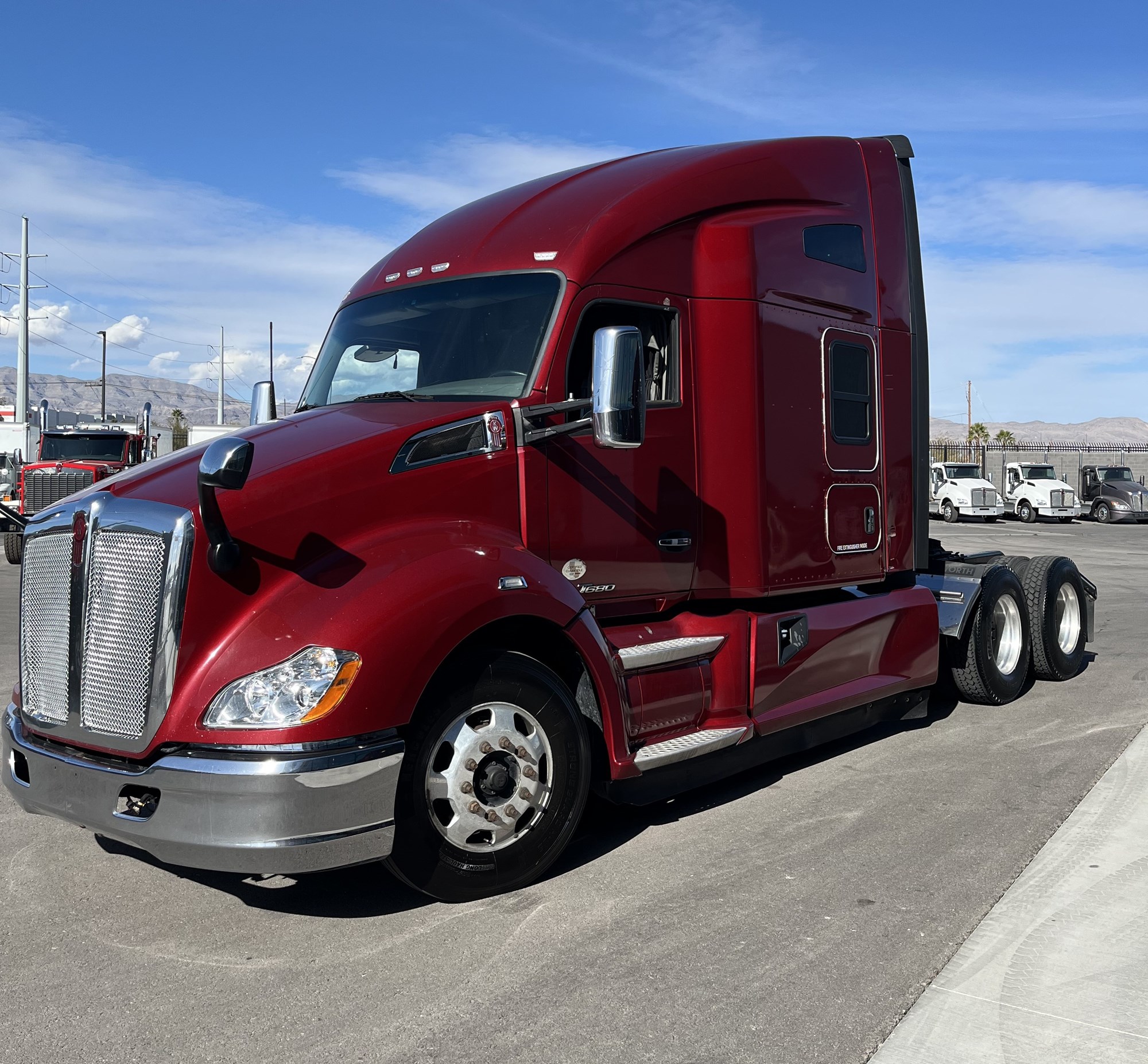2018 Kenworth T680 2018 Kenworth T680 - image 1 of 6