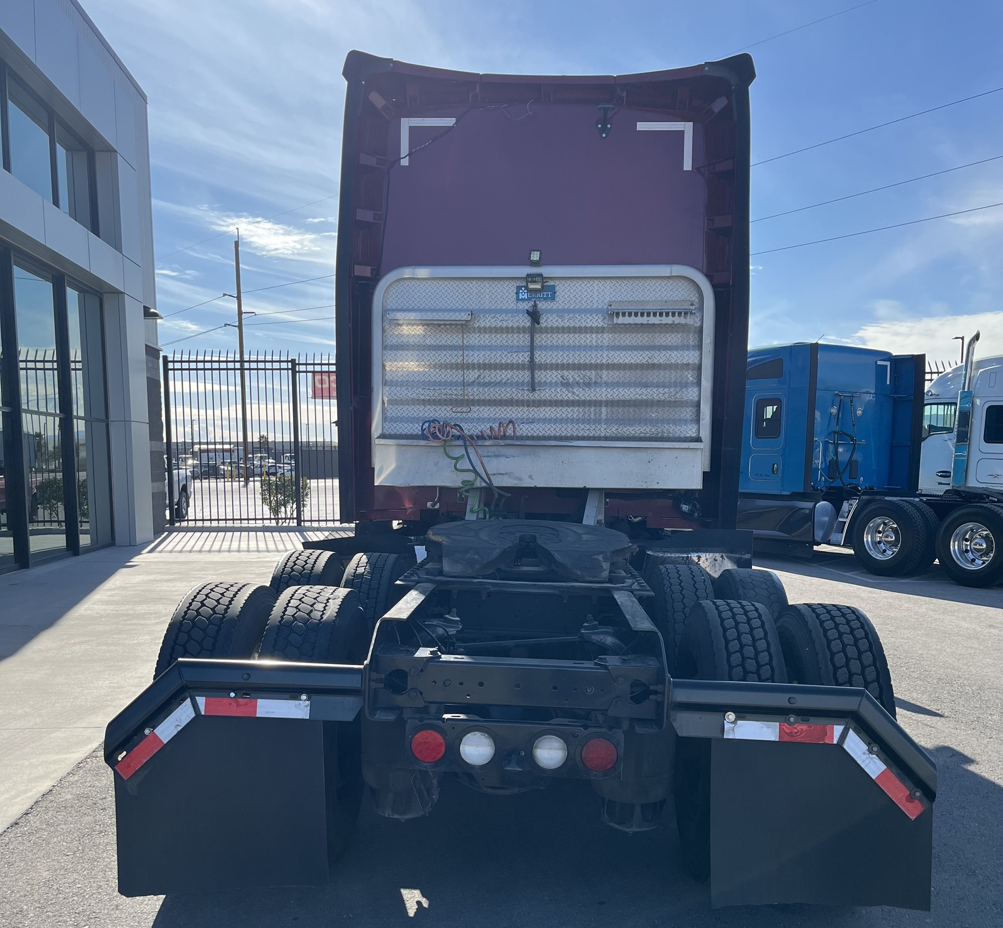 2018 Kenworth T680 2018 Kenworth T680 - image 4 of 6