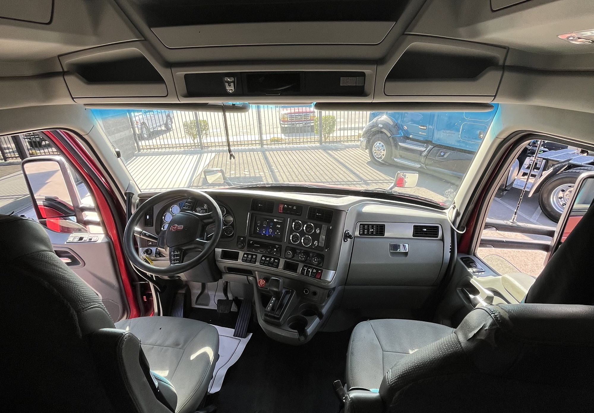 2018 Kenworth T680 2018 Kenworth T680 - image 6 of 6