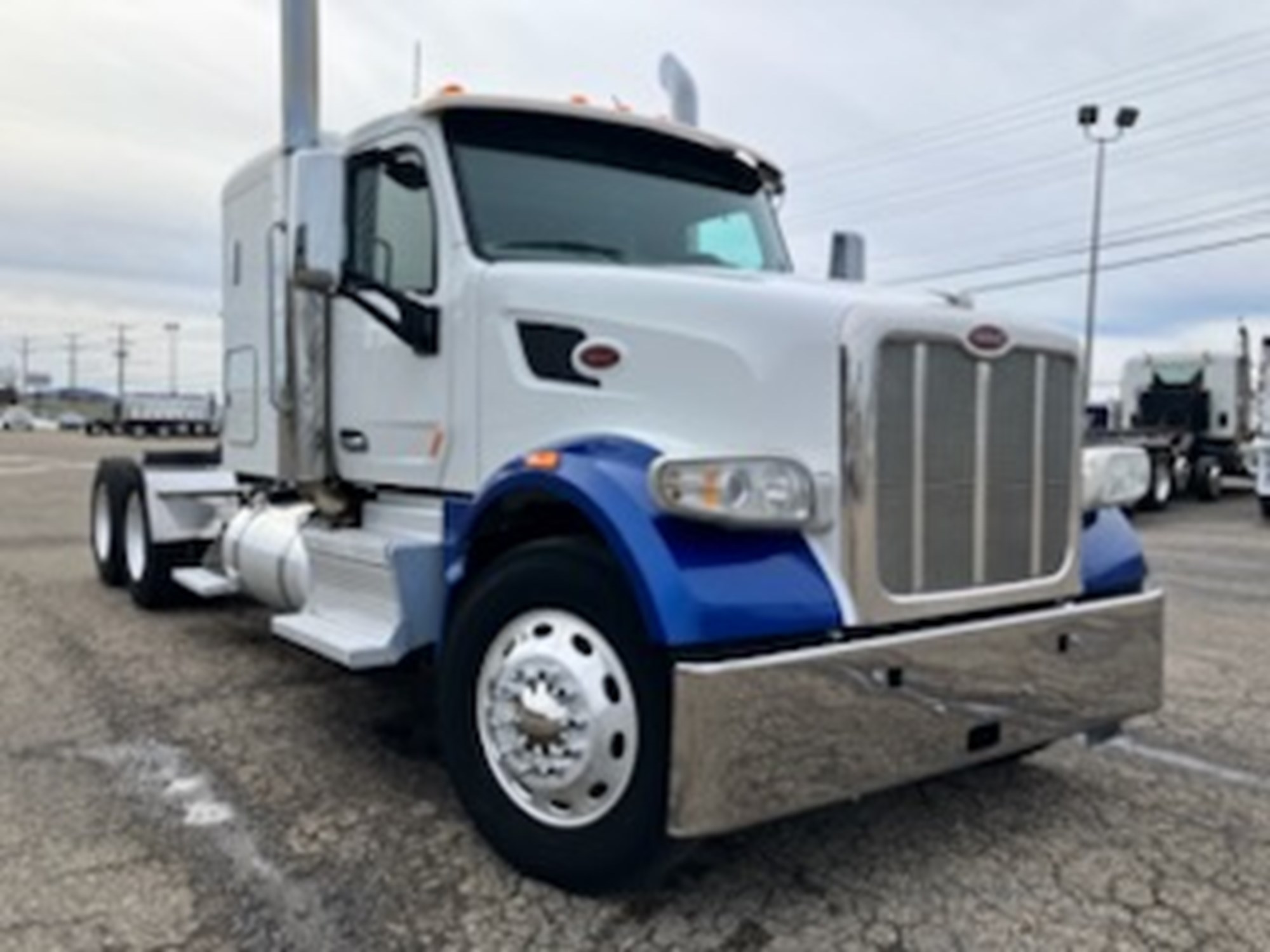 2019 Peterbilt - image 3