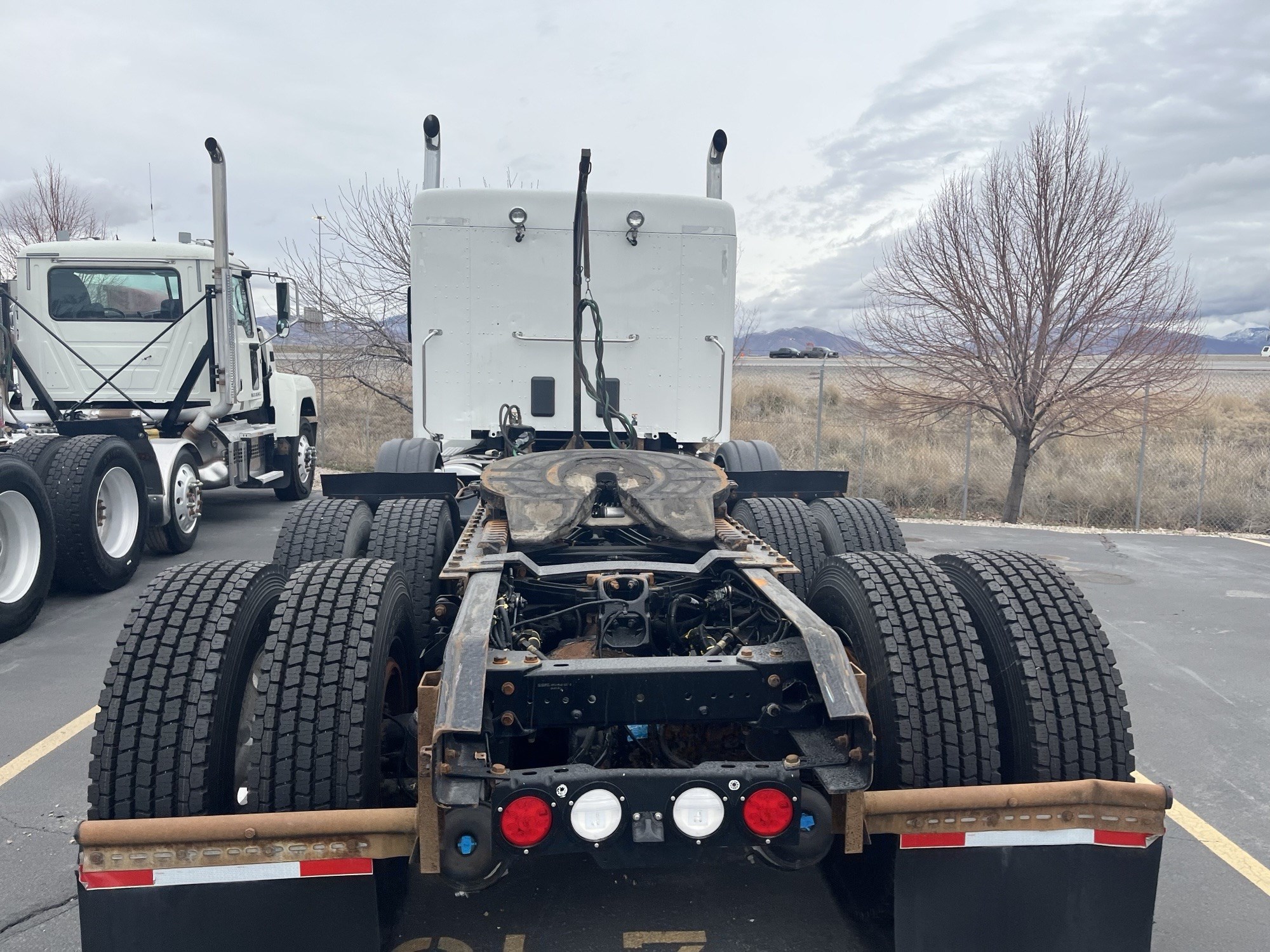 2020 Kenworth T880 - image 4