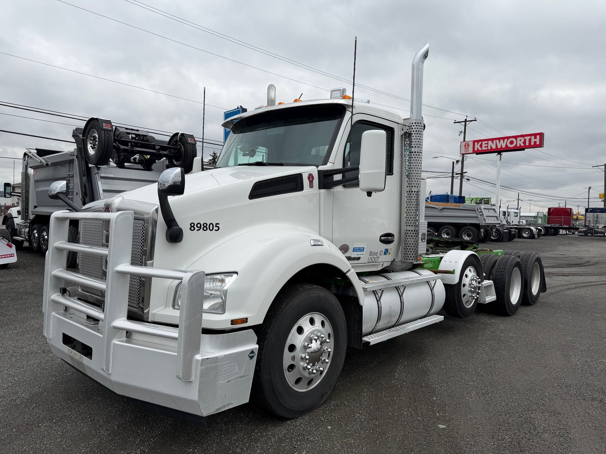 2020 Kenworth T880 - image 1