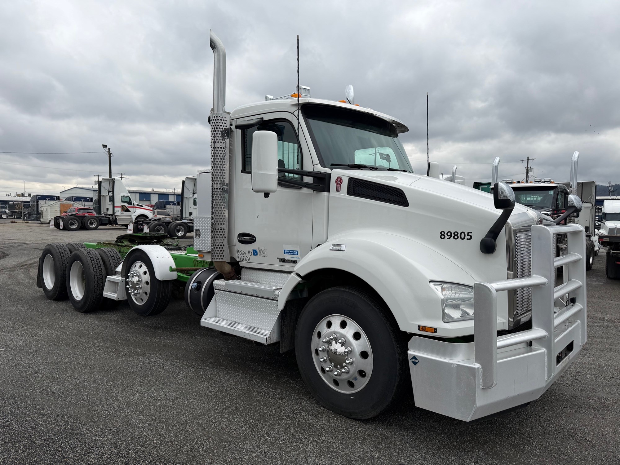 2020 Kenworth T880 - image 2