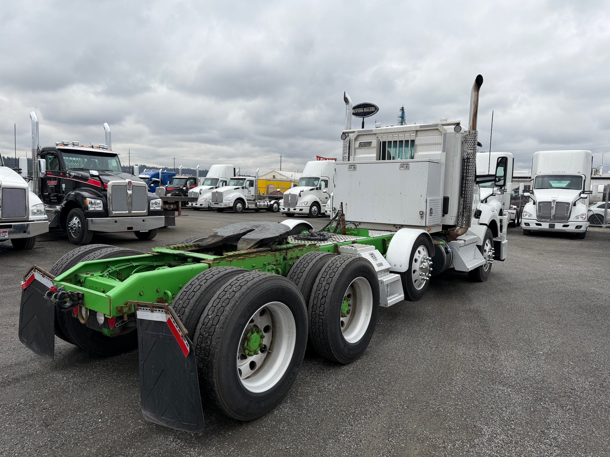 2020 Kenworth T880 - image 4