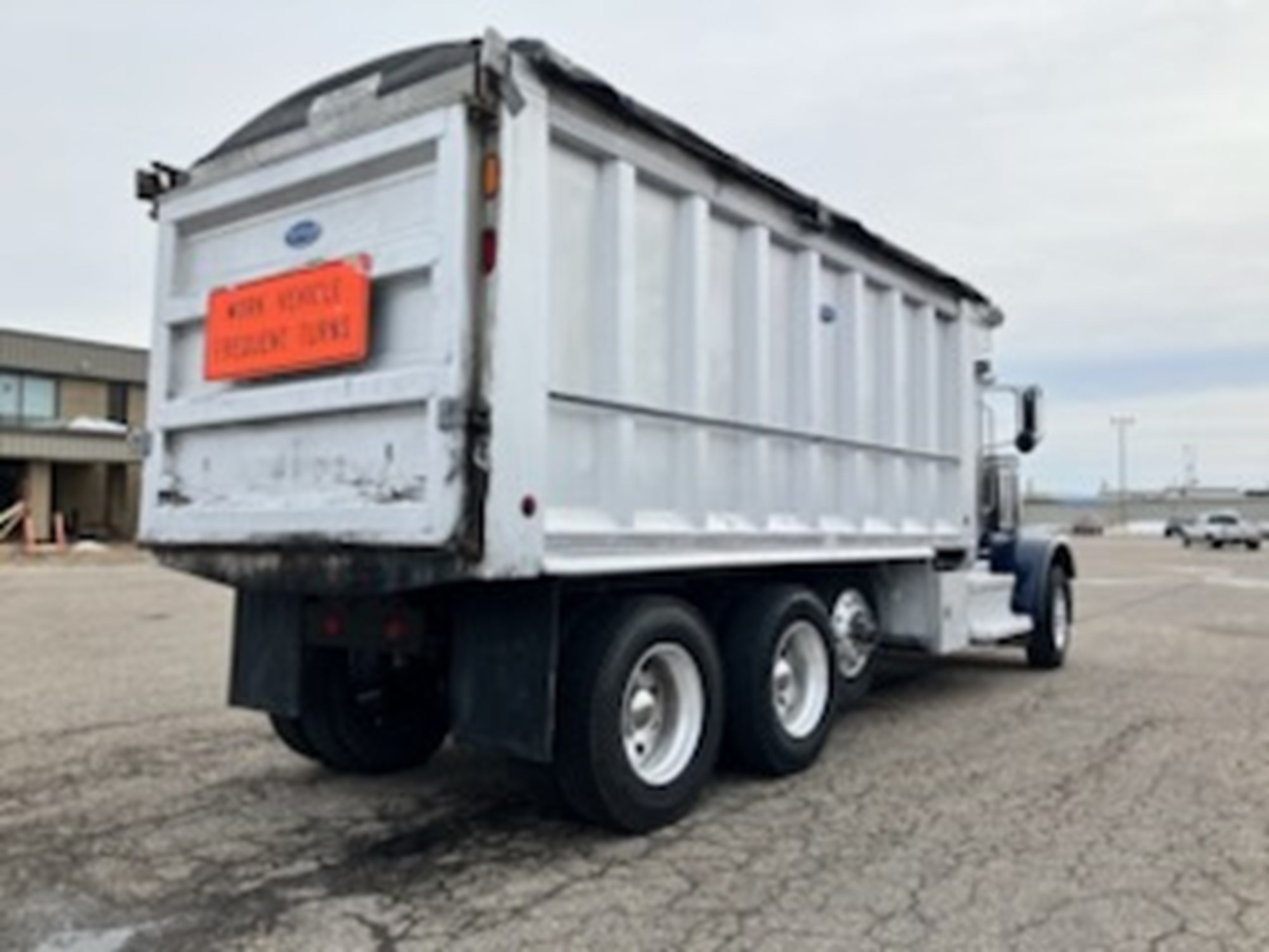 2020 Peterbilt - image 5