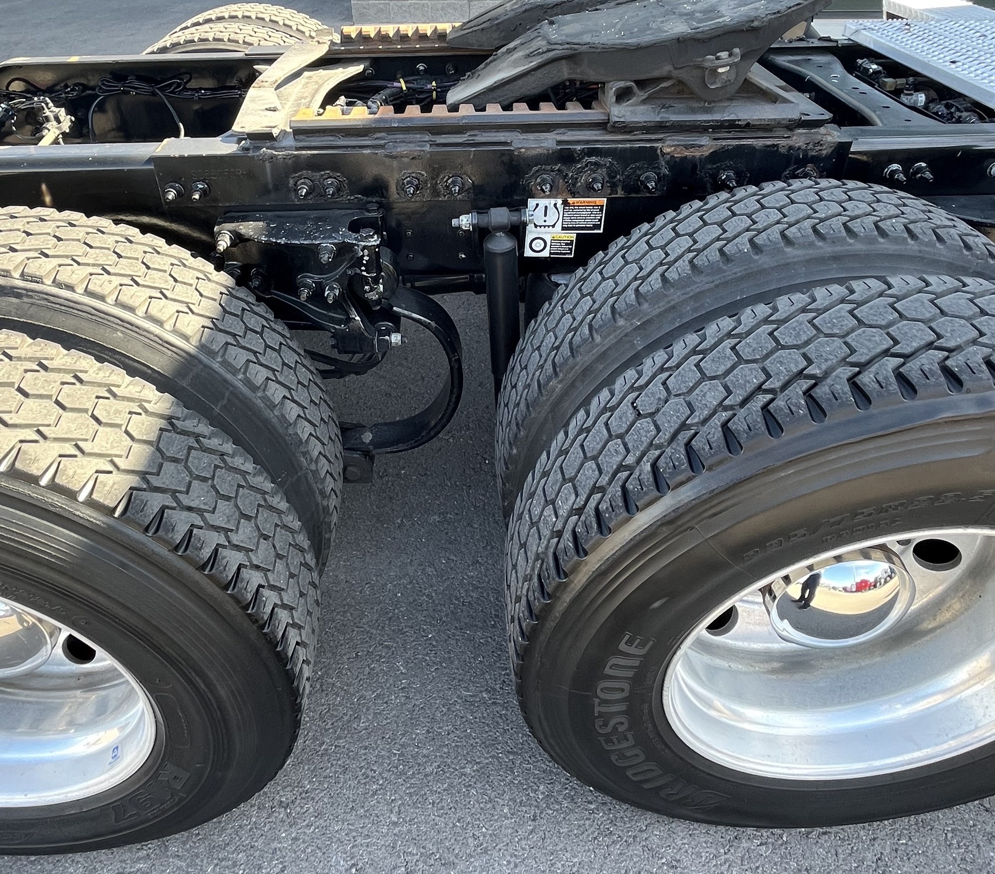 2021 Peterbilt 579 2021 Peterbilt 579 - image 5 of 6